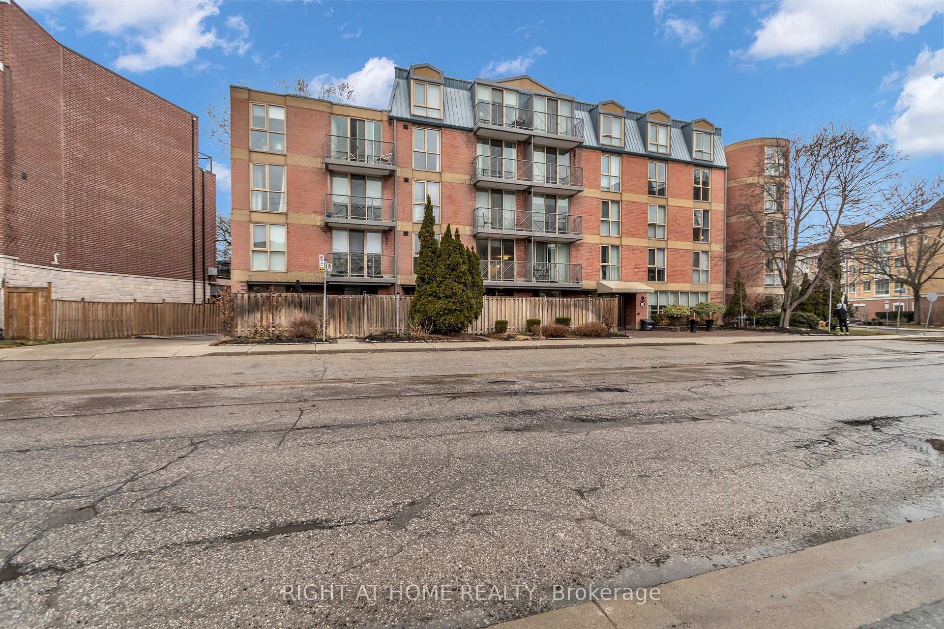 Photo 18 of Unit 406, 356 Mcrae Drive, Toronto, Leaside — HOMEH
