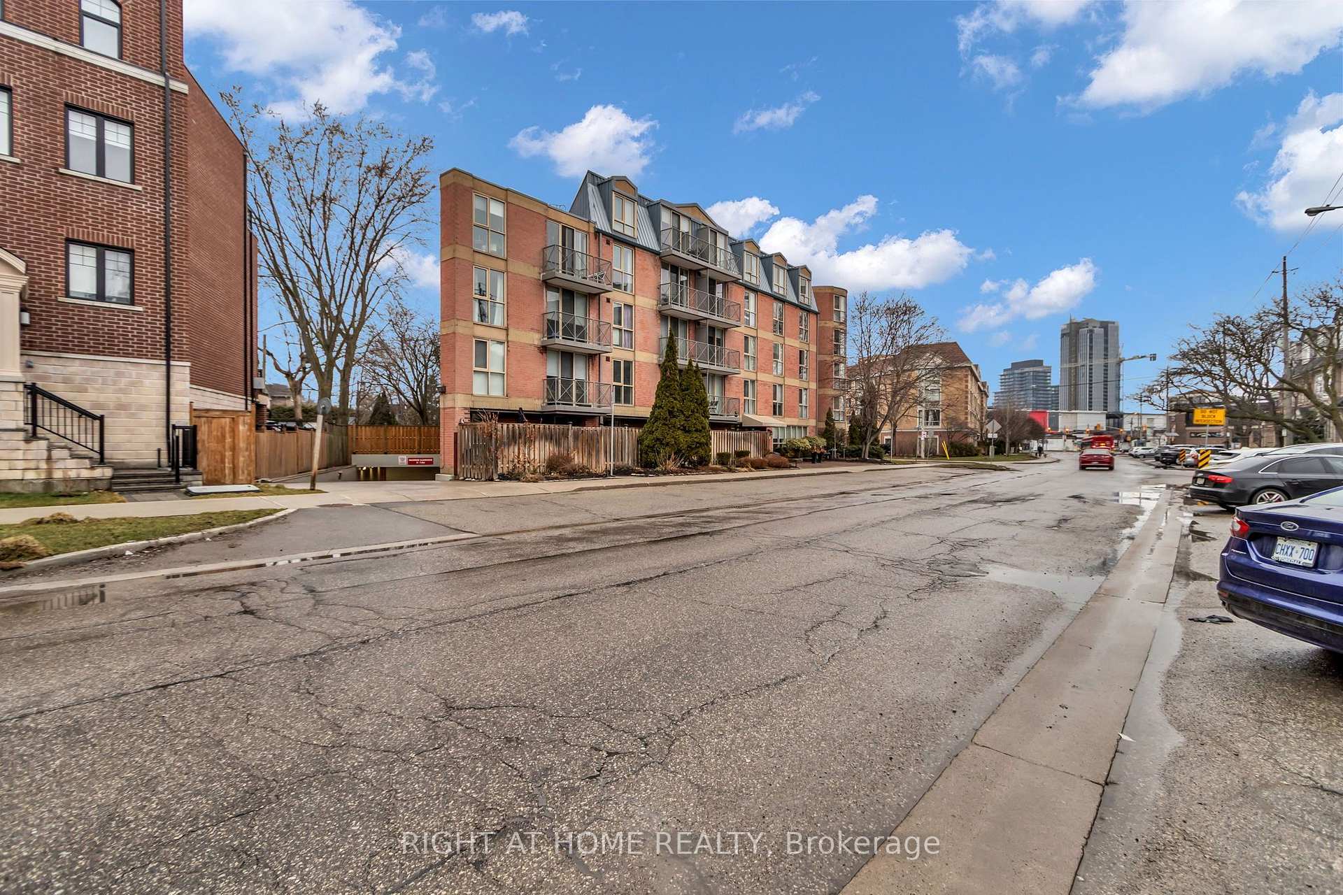 Photo 19 of Unit 406, 356 Mcrae Drive, Toronto, Leaside — HOMEH