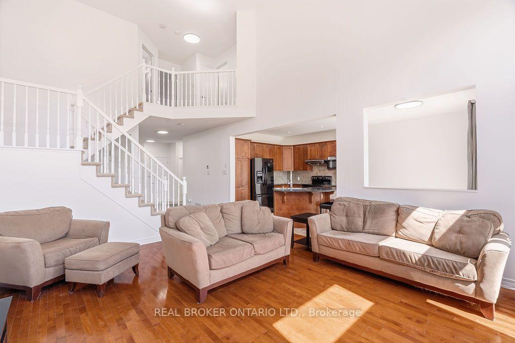 Photo 11 of 139 Trail Side Circle, Ottawa, Springridge/East Village — HOMEH