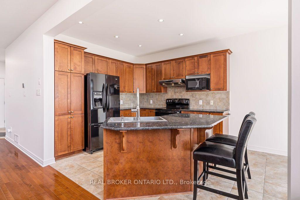 Photo 13 of 139 Trail Side Circle, Ottawa, Springridge/East Village — HOMEH