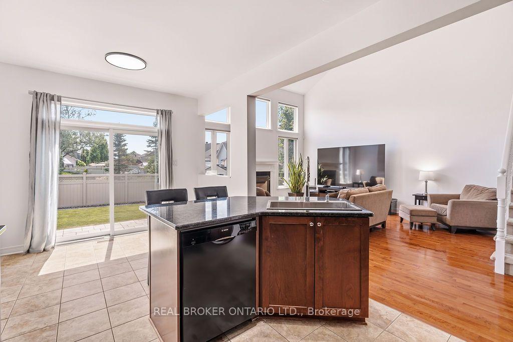 Photo 14 of 139 Trail Side Circle, Ottawa, Springridge/East Village — HOMEH