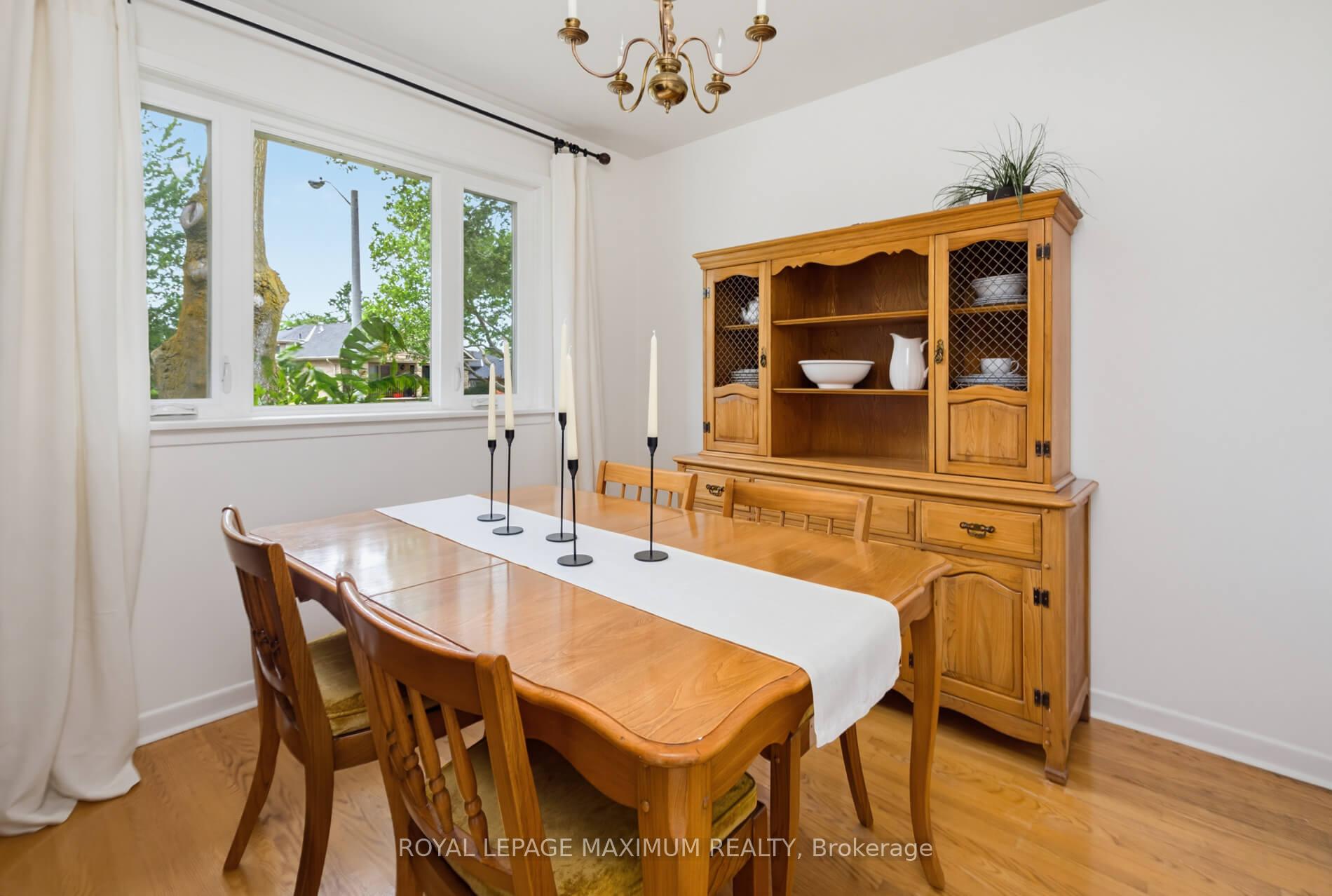 Photo 12 of 41 Strathavon Drive, Etobicoke, Mount Olive-Silverstone-Jamestown — HOMEH