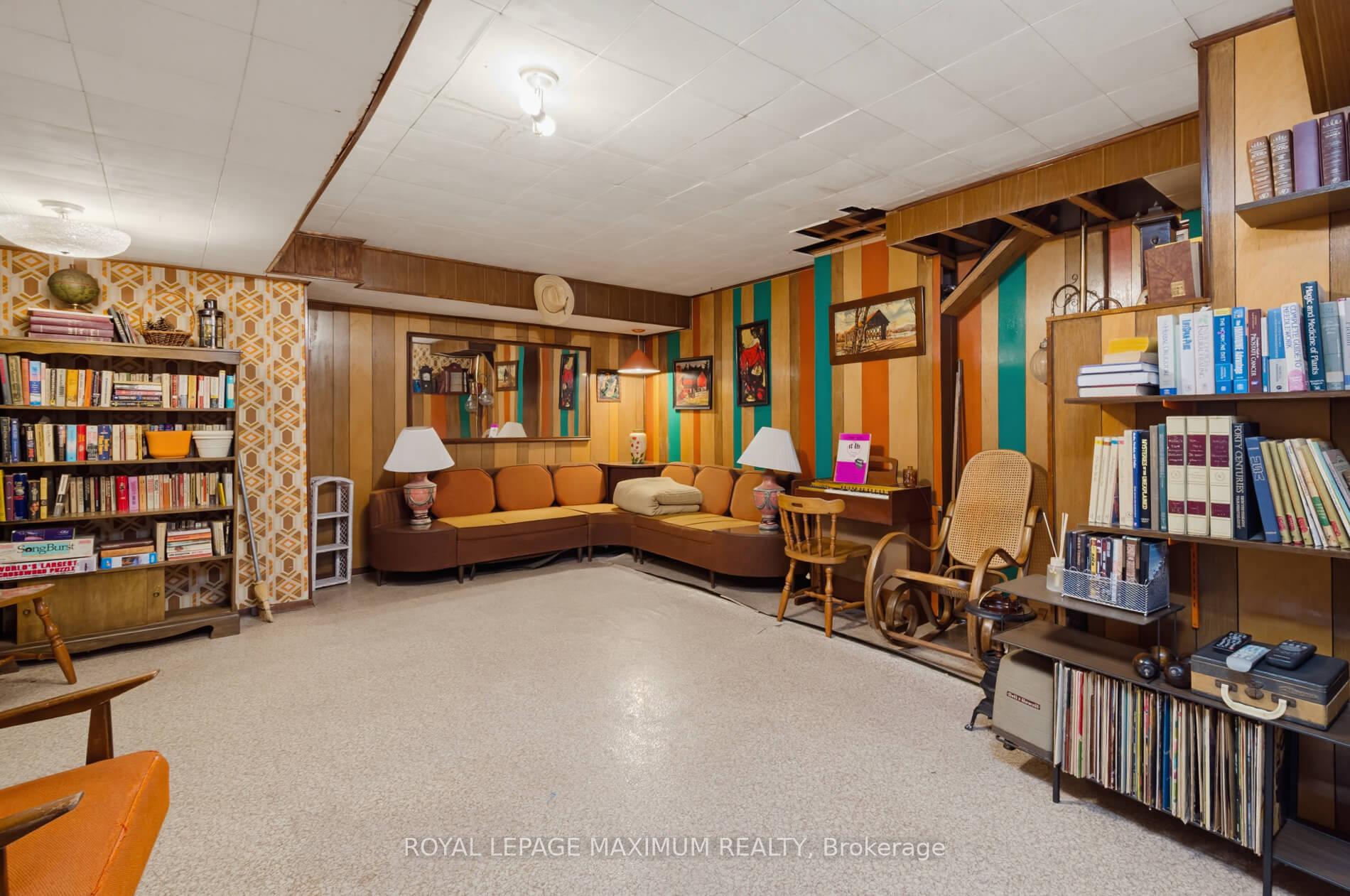Photo 25 of 41 Strathavon Drive, Etobicoke, Mount Olive-Silverstone-Jamestown — HOMEH