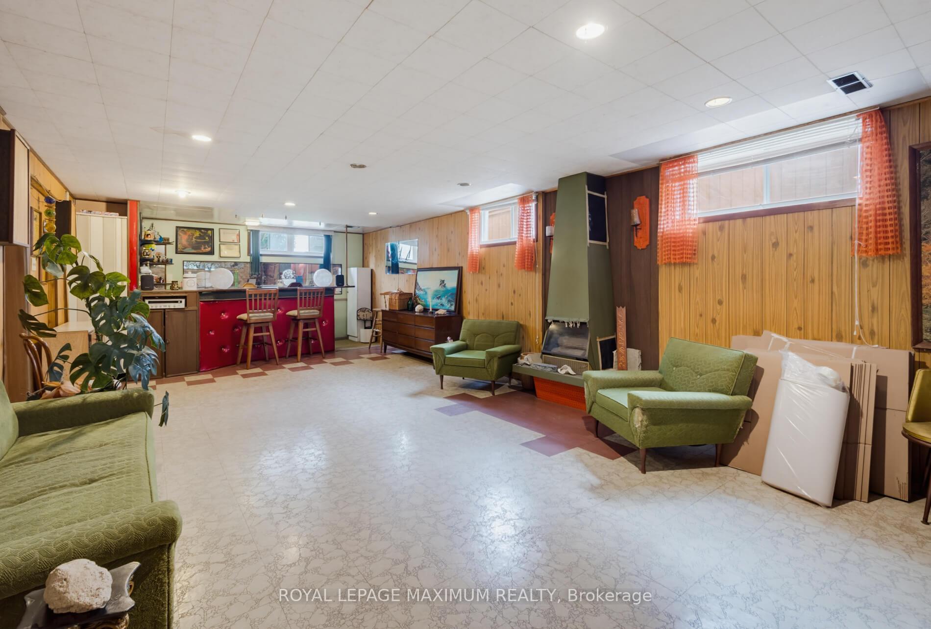 Photo 27 of 41 Strathavon Drive, Etobicoke, Mount Olive-Silverstone-Jamestown — HOMEH