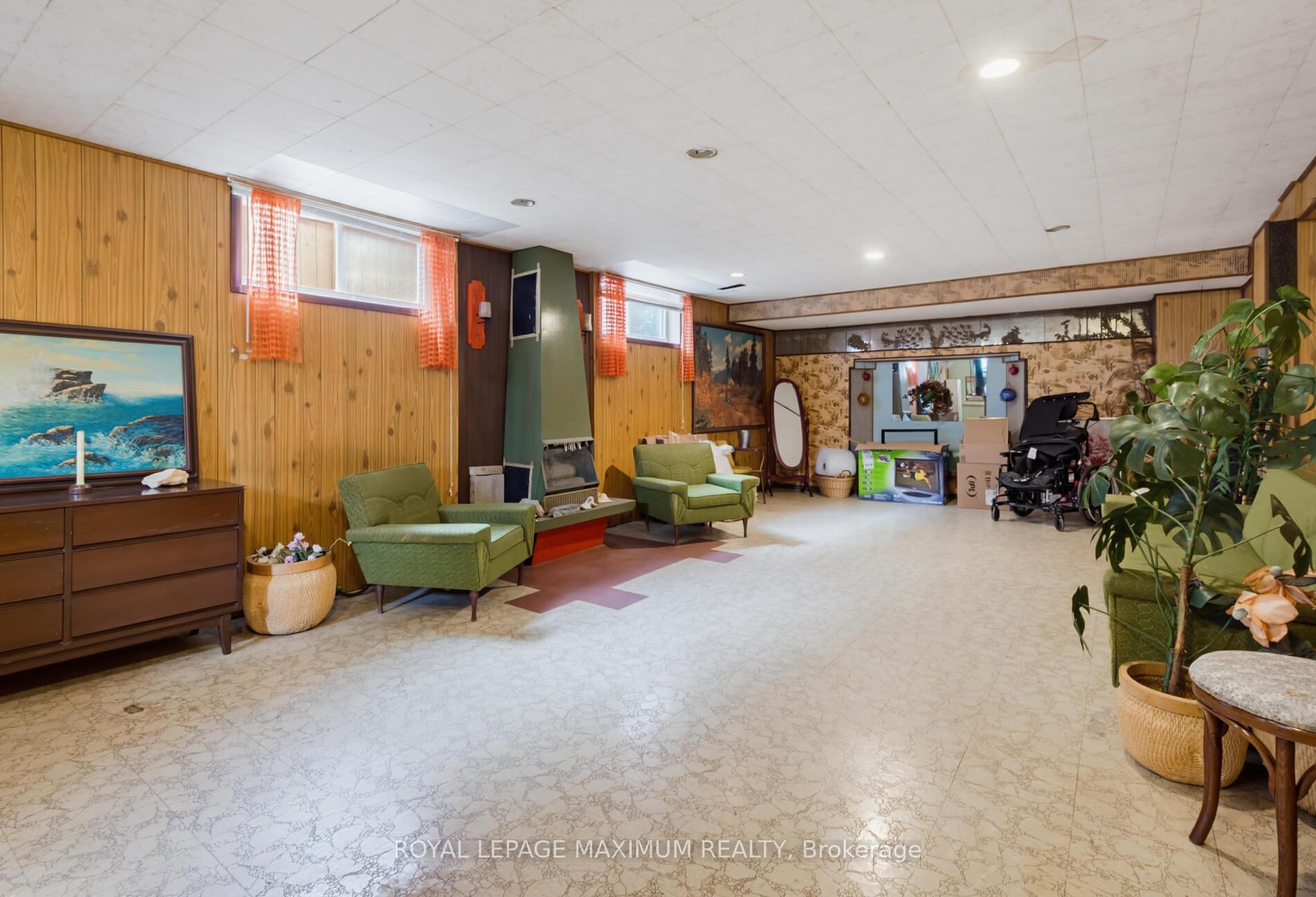 Photo 28 of 41 Strathavon Drive, Etobicoke, Mount Olive-Silverstone-Jamestown — HOMEH