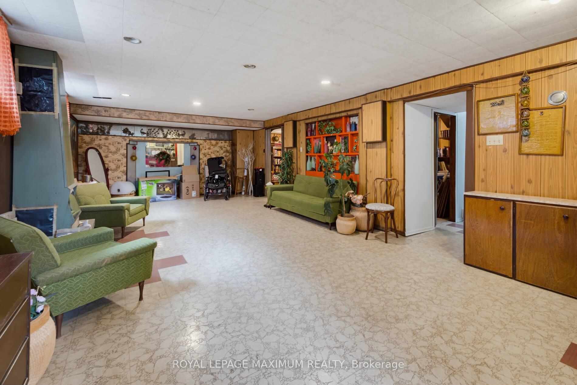 Photo 29 of 41 Strathavon Drive, Etobicoke, Mount Olive-Silverstone-Jamestown — HOMEH