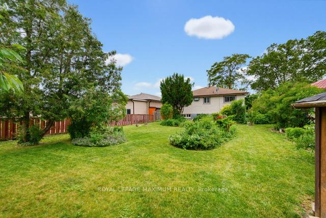Photo 41 of 41 Strathavon Drive, Etobicoke, Mount Olive-Silverstone-Jamestown — HOMEH