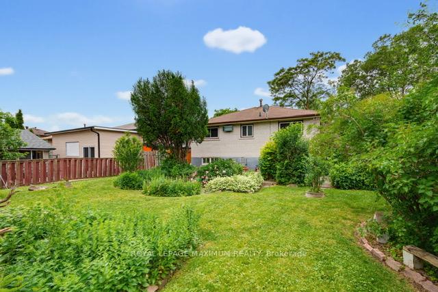 Photo 45 of 41 Strathavon Drive, Etobicoke, Mount Olive-Silverstone-Jamestown — HOMEH
