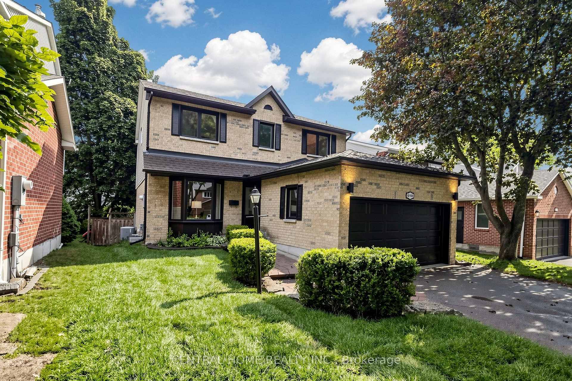 Photo 3 of 15 Closs Square, Aurora, Aurora Village — HOMEH