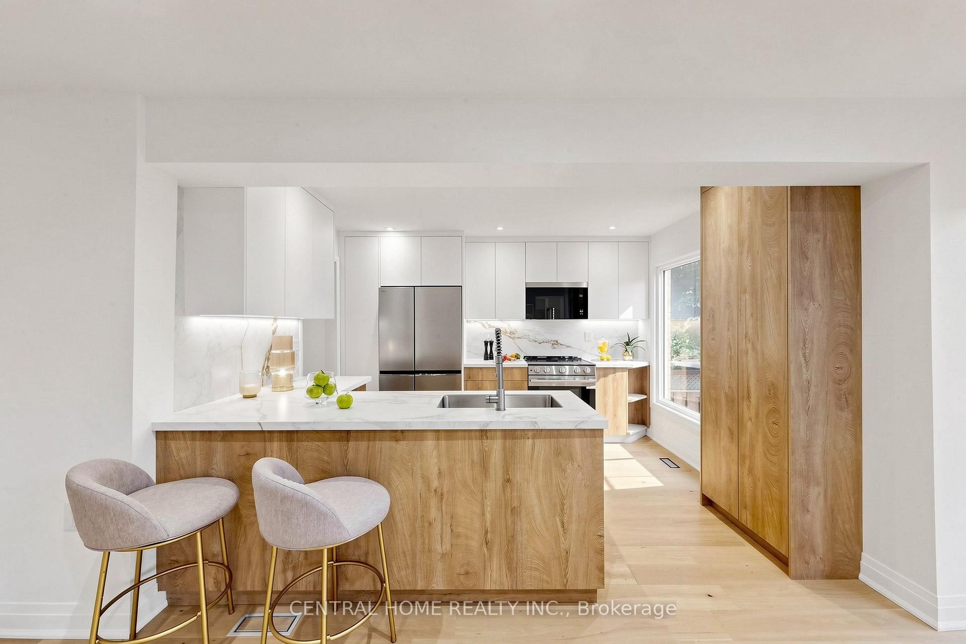 Photo 17 of 15 Closs Square, Aurora, Aurora Village — HOMEH