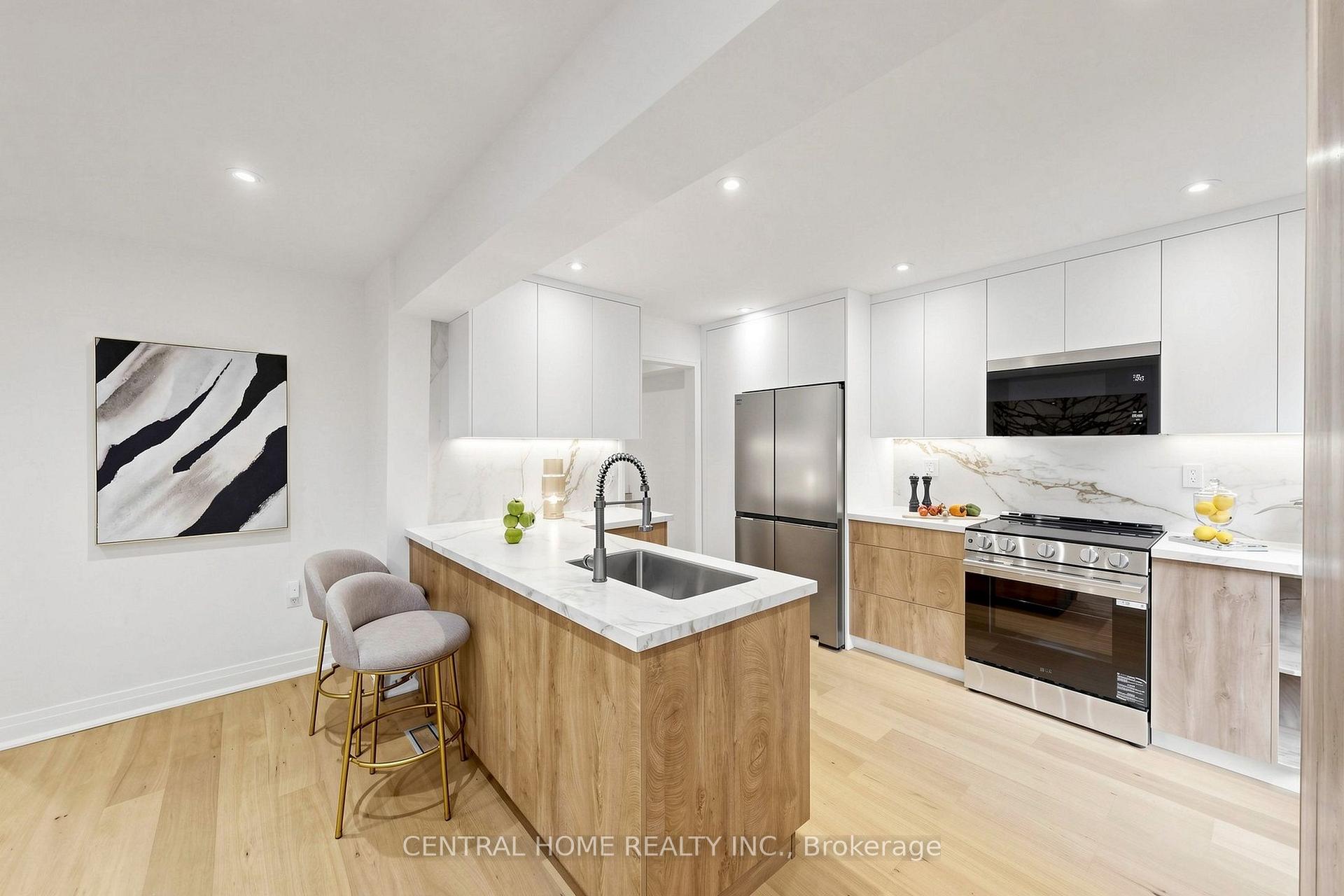 Photo 18 of 15 Closs Square, Aurora, Aurora Village — HOMEH