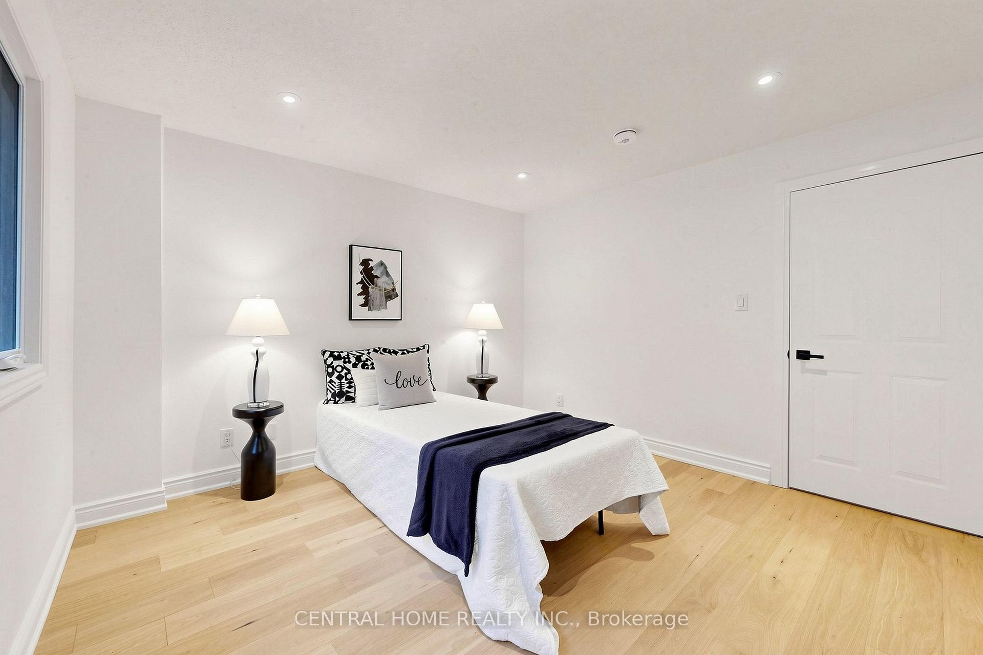 Photo 31 of 15 Closs Square, Aurora, Aurora Village — HOMEH