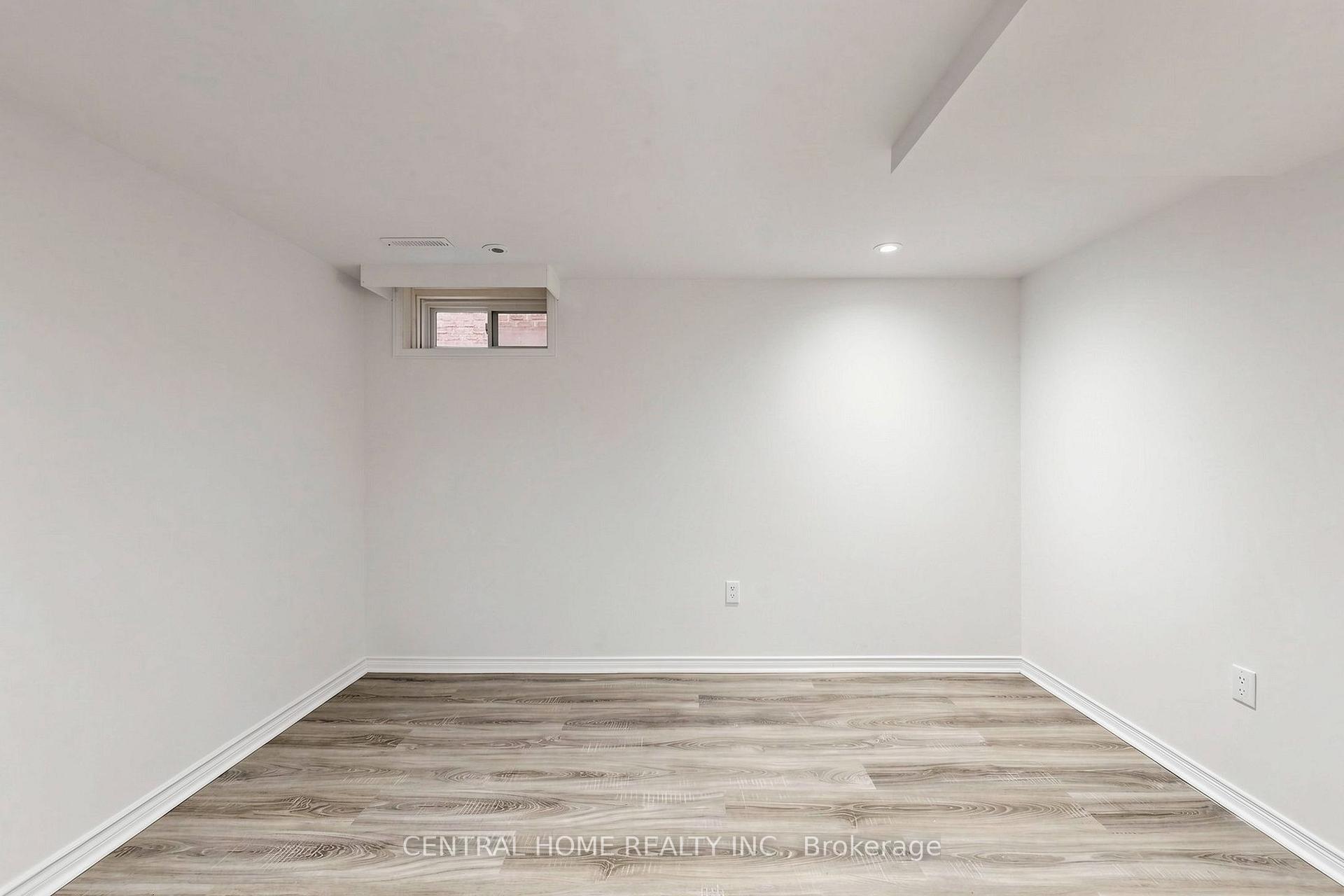 Photo 43 of 15 Closs Square, Aurora, Aurora Village — HOMEH