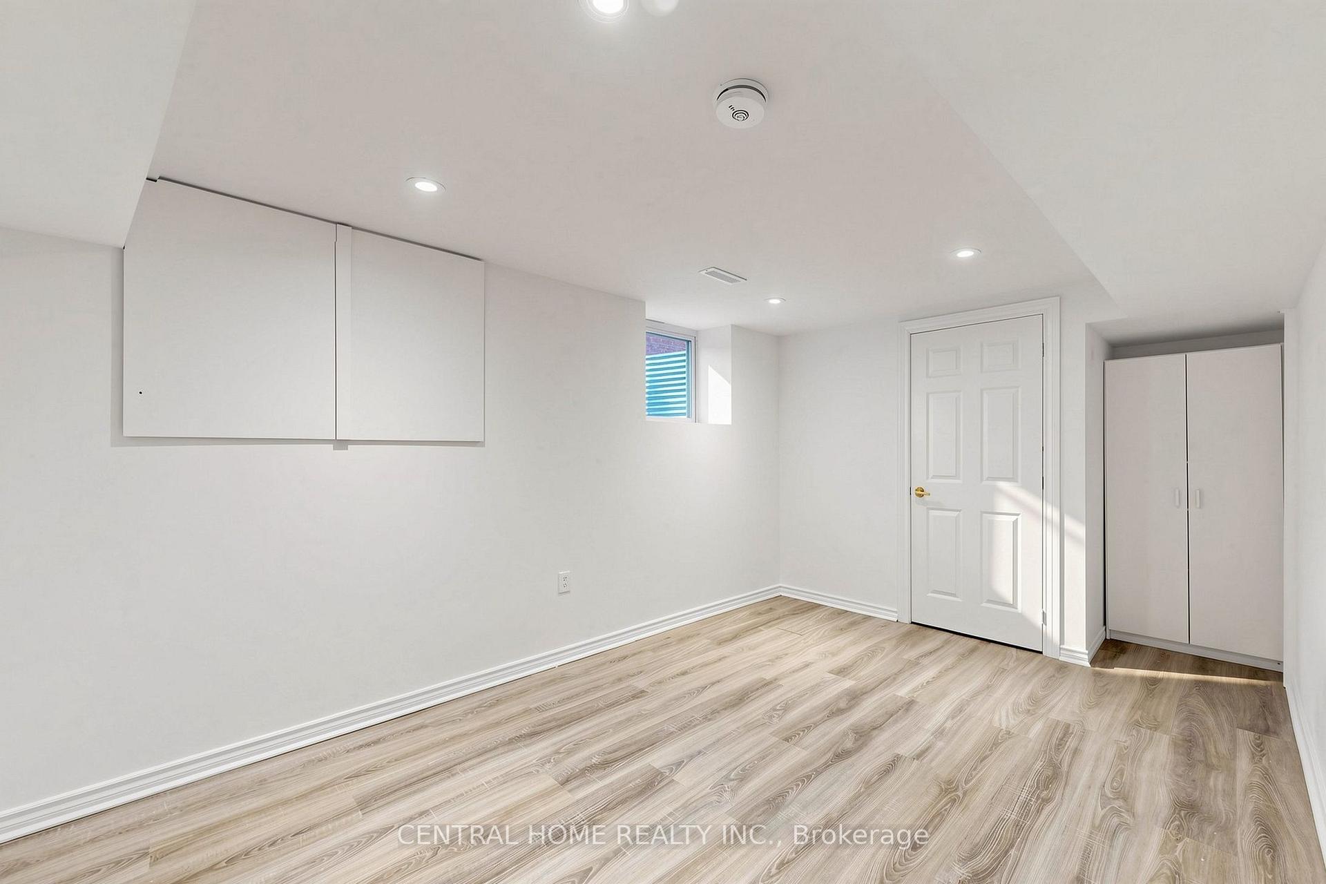 Photo 44 of 15 Closs Square, Aurora, Aurora Village — HOMEH