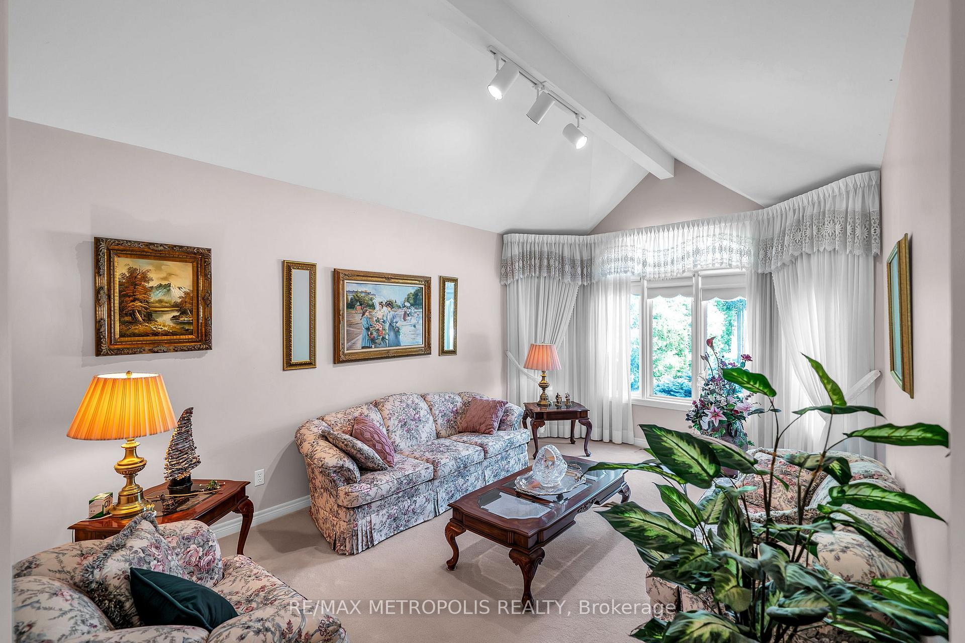 Photo 8 of 5097 14th Avenue, Markham, Milliken Mills East — HOMEH