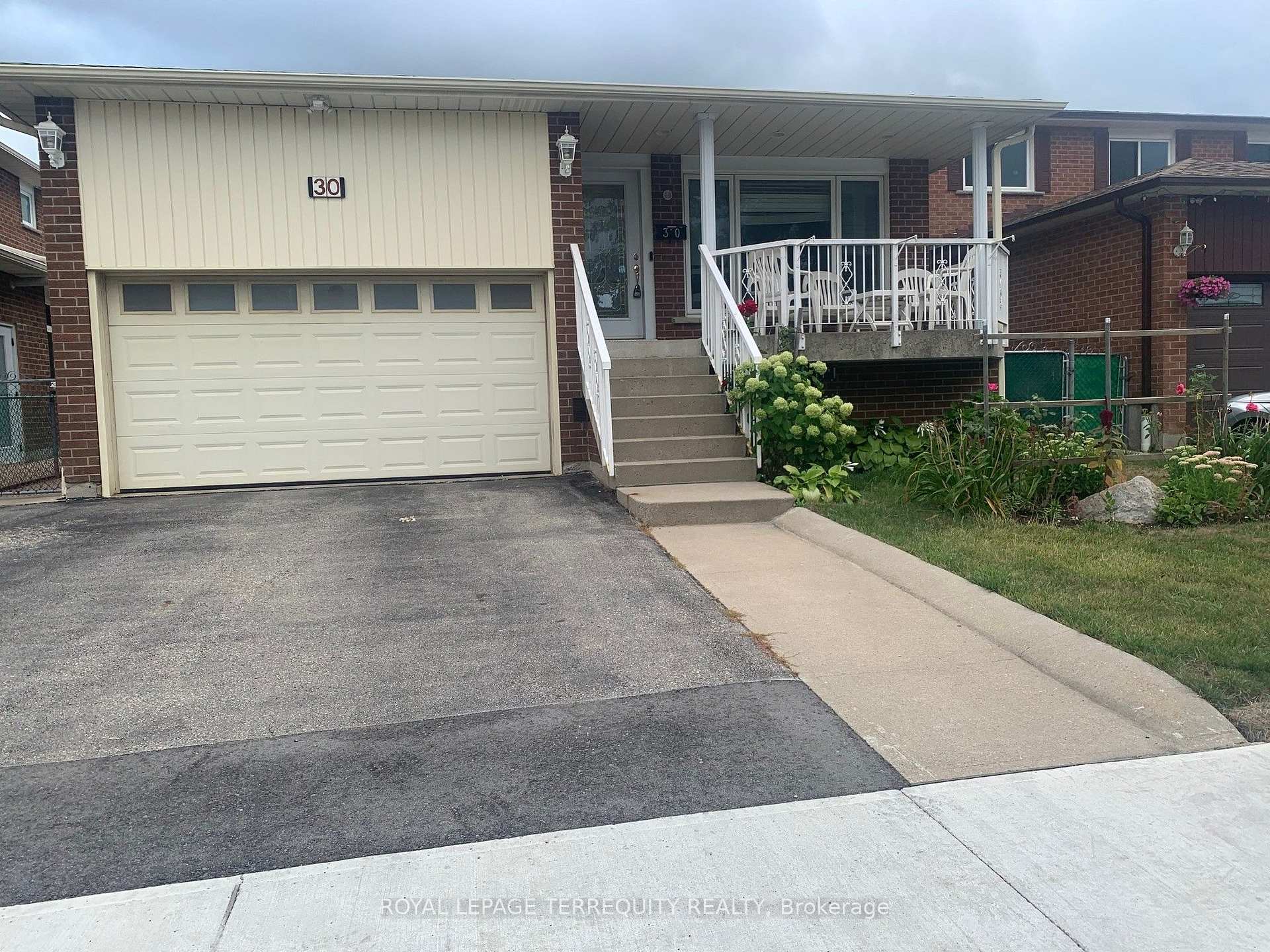 Photo 1 of 30 Gihon Spring Drive, Etobicoke, Mount Olive-Silverstone-Jamestown — HOMEH