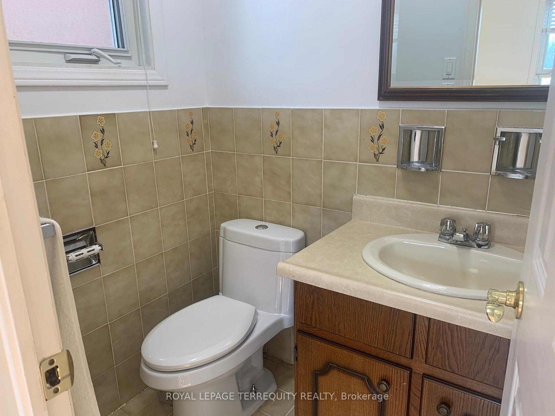 Photo 13 of 30 Gihon Spring Drive, Etobicoke, Mount Olive-Silverstone-Jamestown — HOMEH