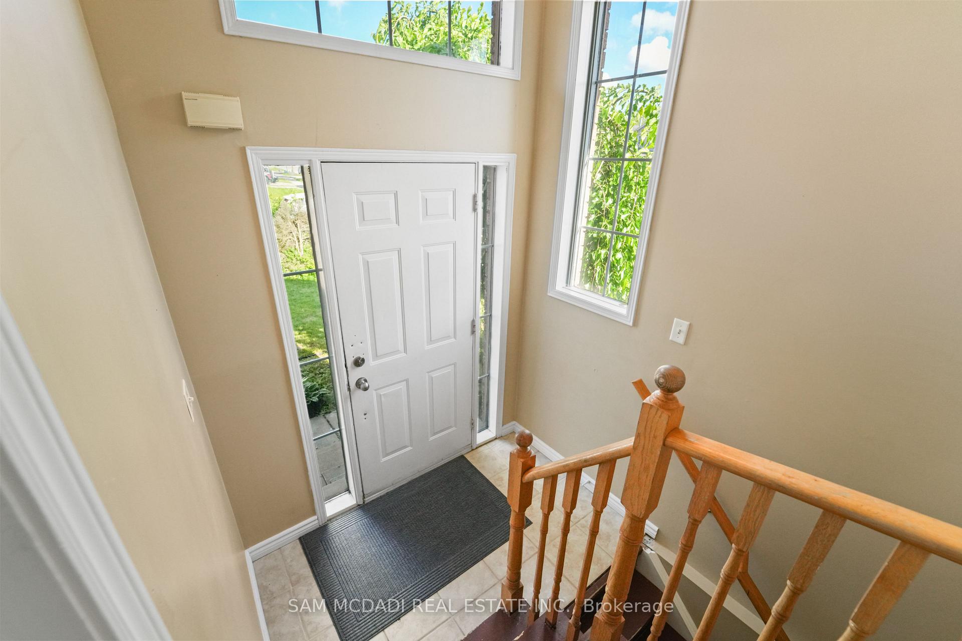 Photo 2 of 87 Rundle Crescent, Barrie, Holly — HOMEH