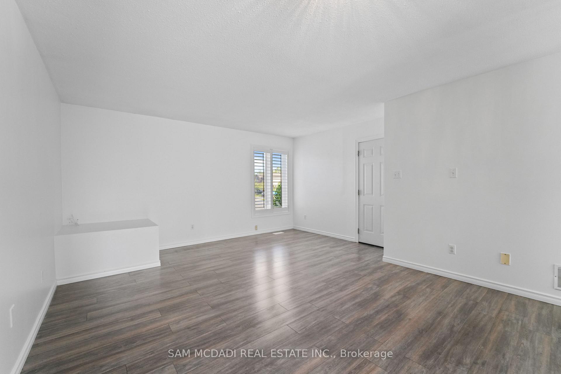 Photo 5 of 87 Rundle Crescent, Barrie, Holly — HOMEH
