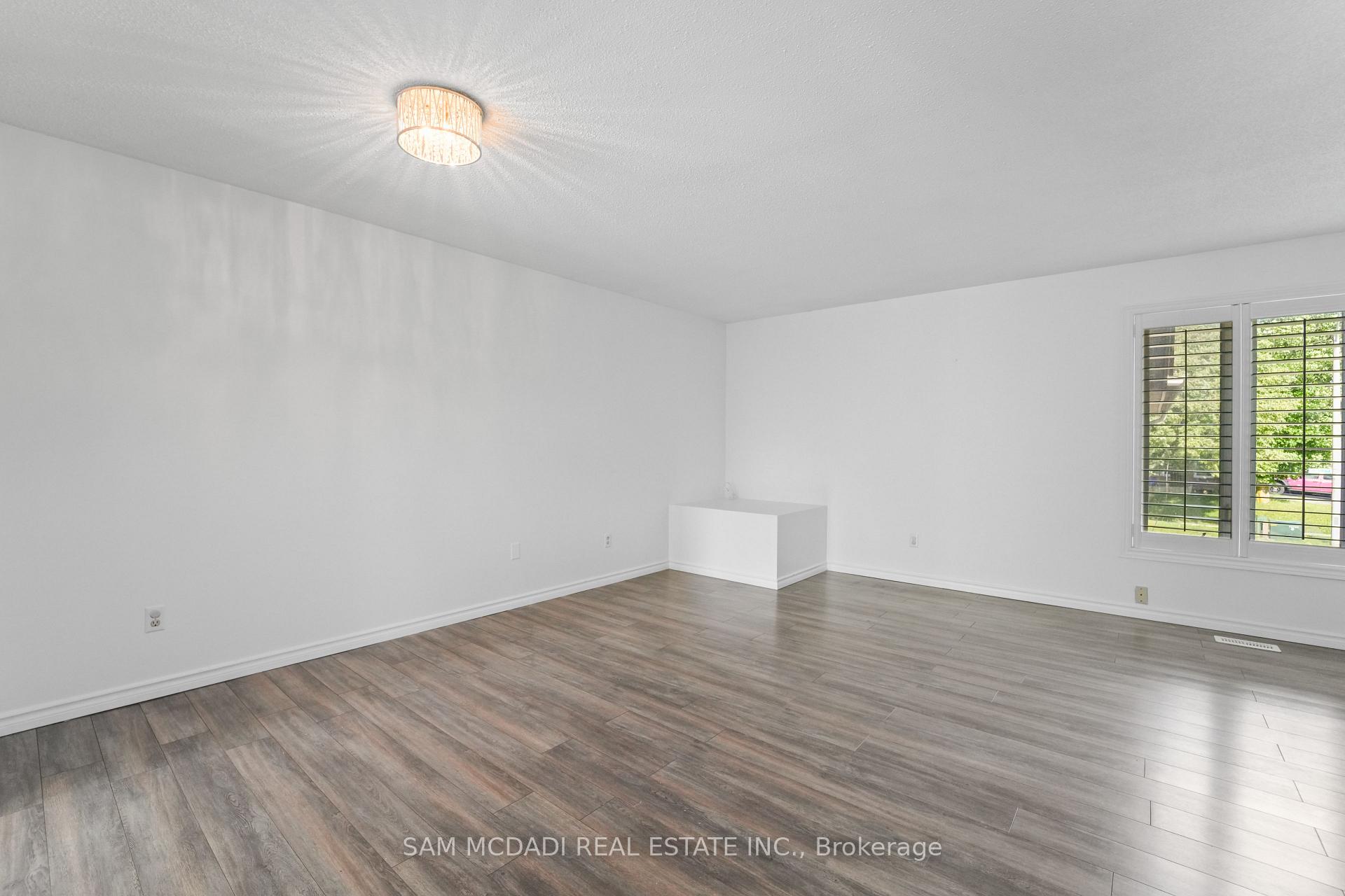 Photo 6 of 87 Rundle Crescent, Barrie, Holly — HOMEH