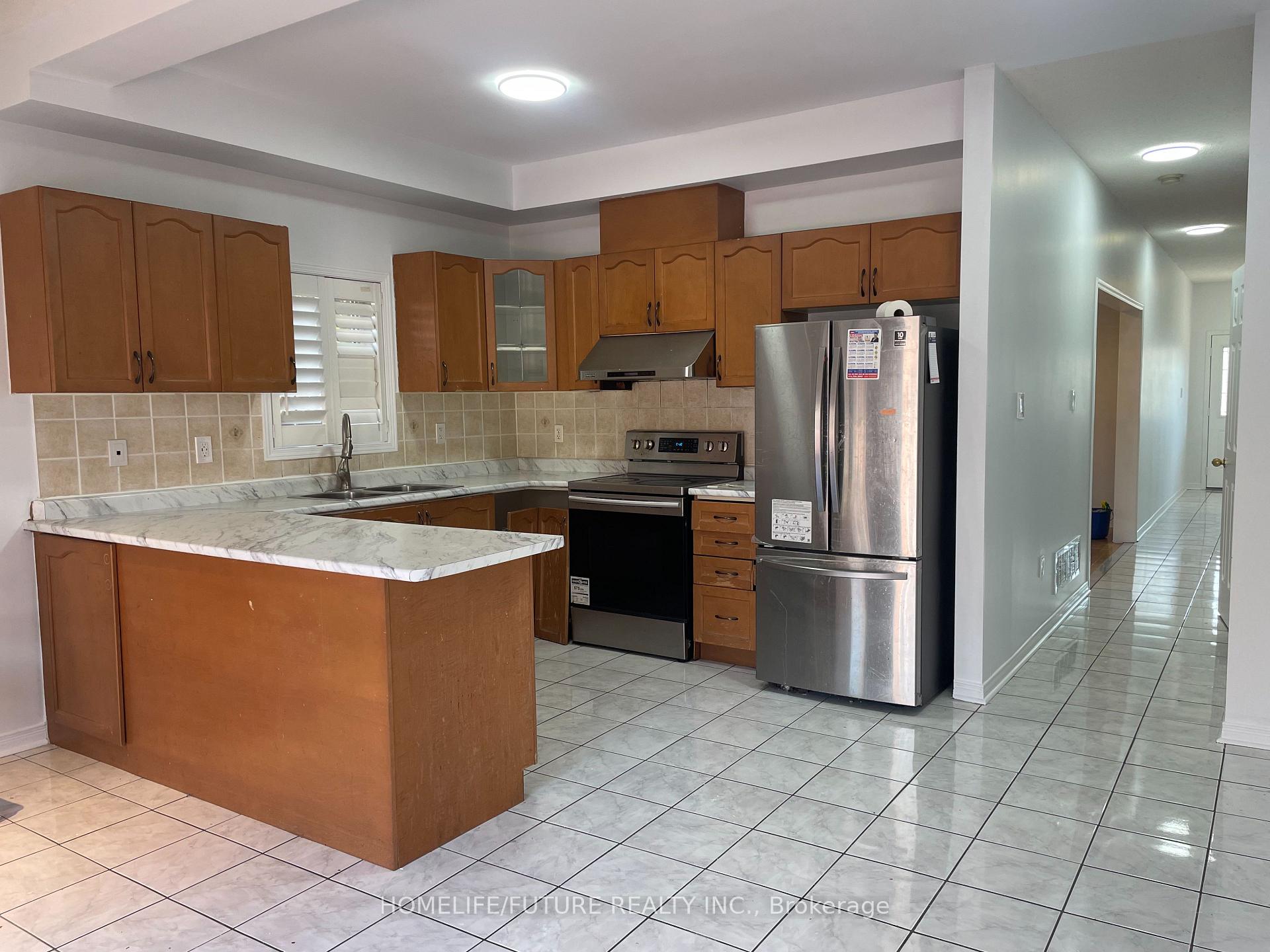 Photo 9 of Unit Main & 2nd, 78 Jack Monkman Crescent, Markham, Cedarwood — HOMEH