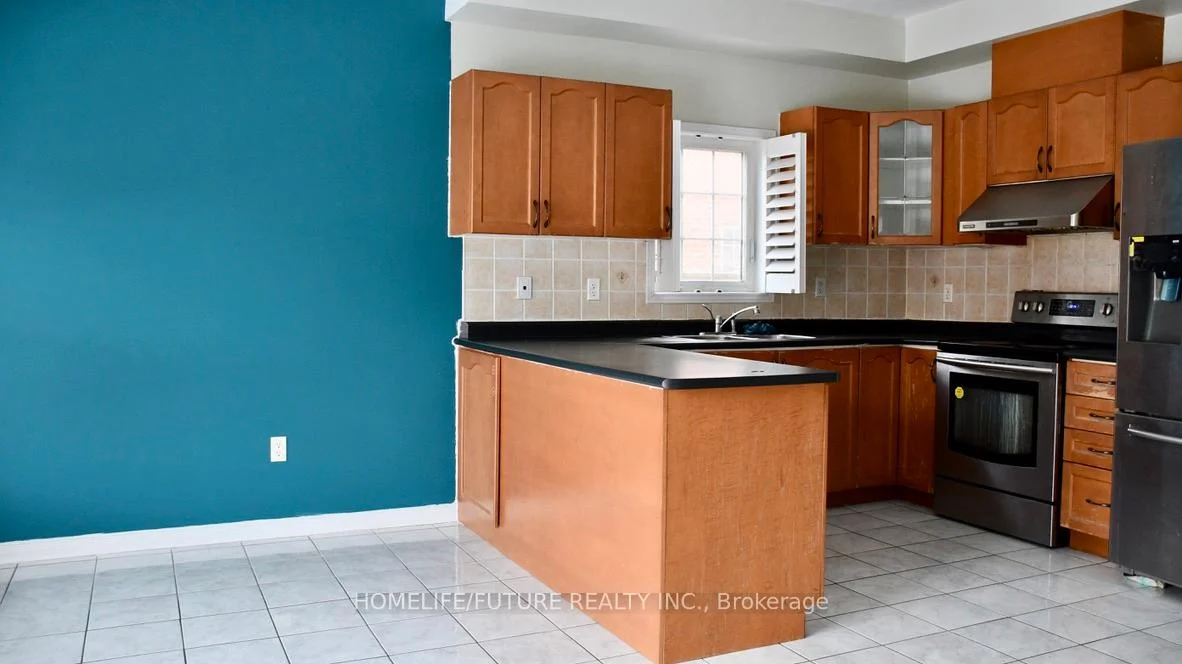 Photo 4 of Unit Main & 2nd, 78 Jack Monkman Crescent, Markham, Cedarwood — HOMEH