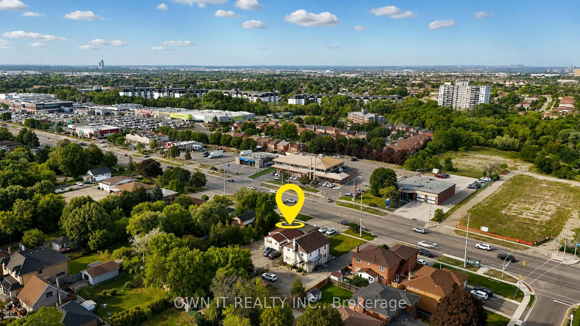 Photo 4 of 7104 Goreway Drive, Mississauga, Malton — HOMEH