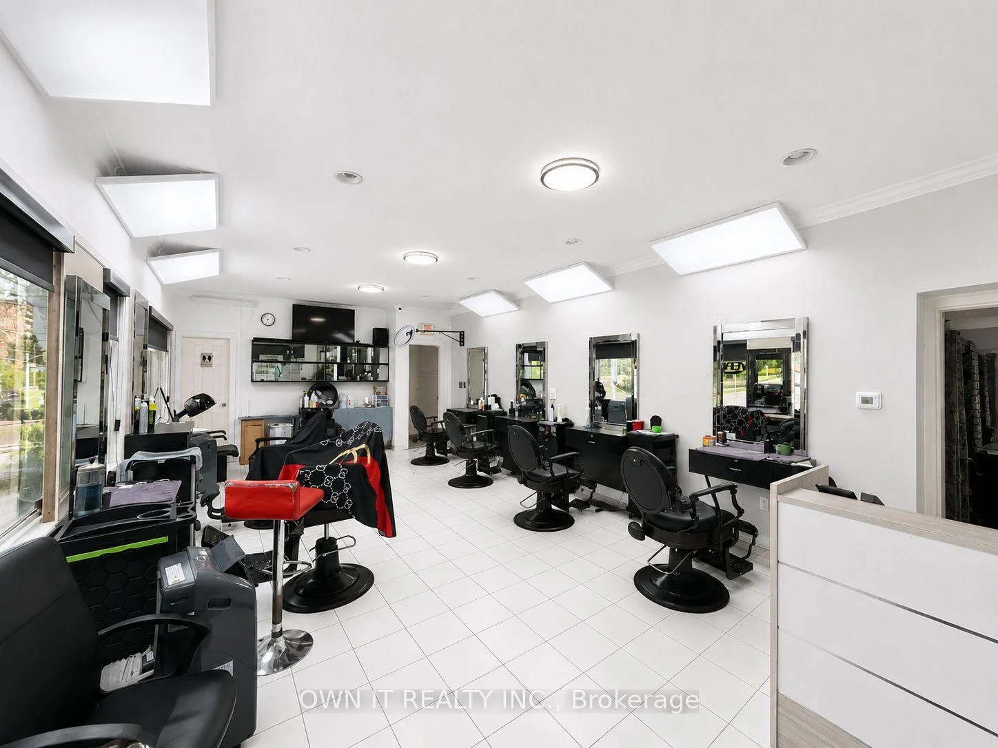Photo 7 of 7104 Goreway Drive, Mississauga, Malton — HOMEH