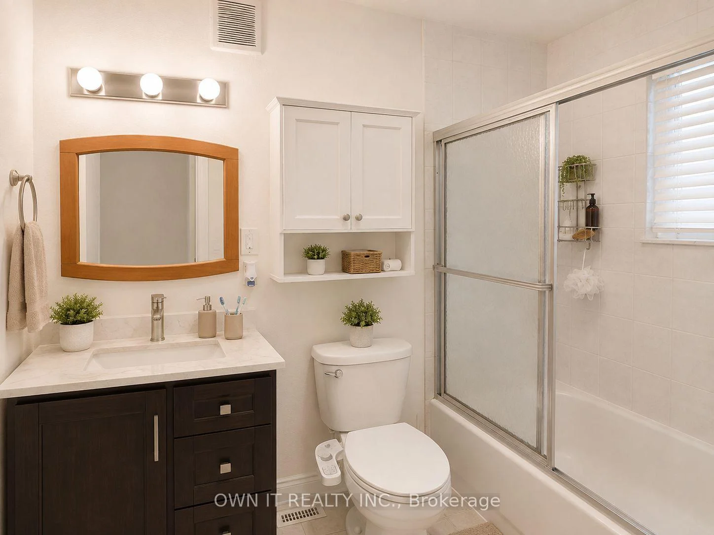 Photo 10 of 7104 Goreway Drive, Mississauga, Malton — HOMEH