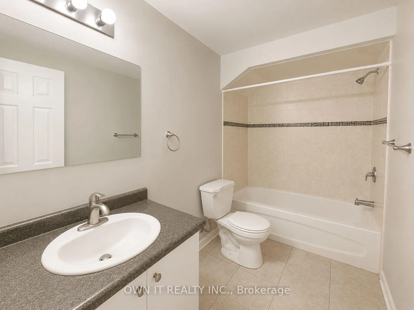 Photo 11 of 7104 Goreway Drive, Mississauga, Malton — HOMEH
