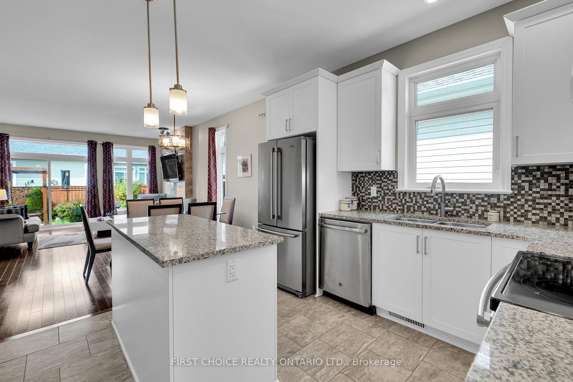 Photo 15 of 550 Silverbell Crescent, Ottawa, Blossom Park/Kemp Park/Findlay Creek — HOMEH
