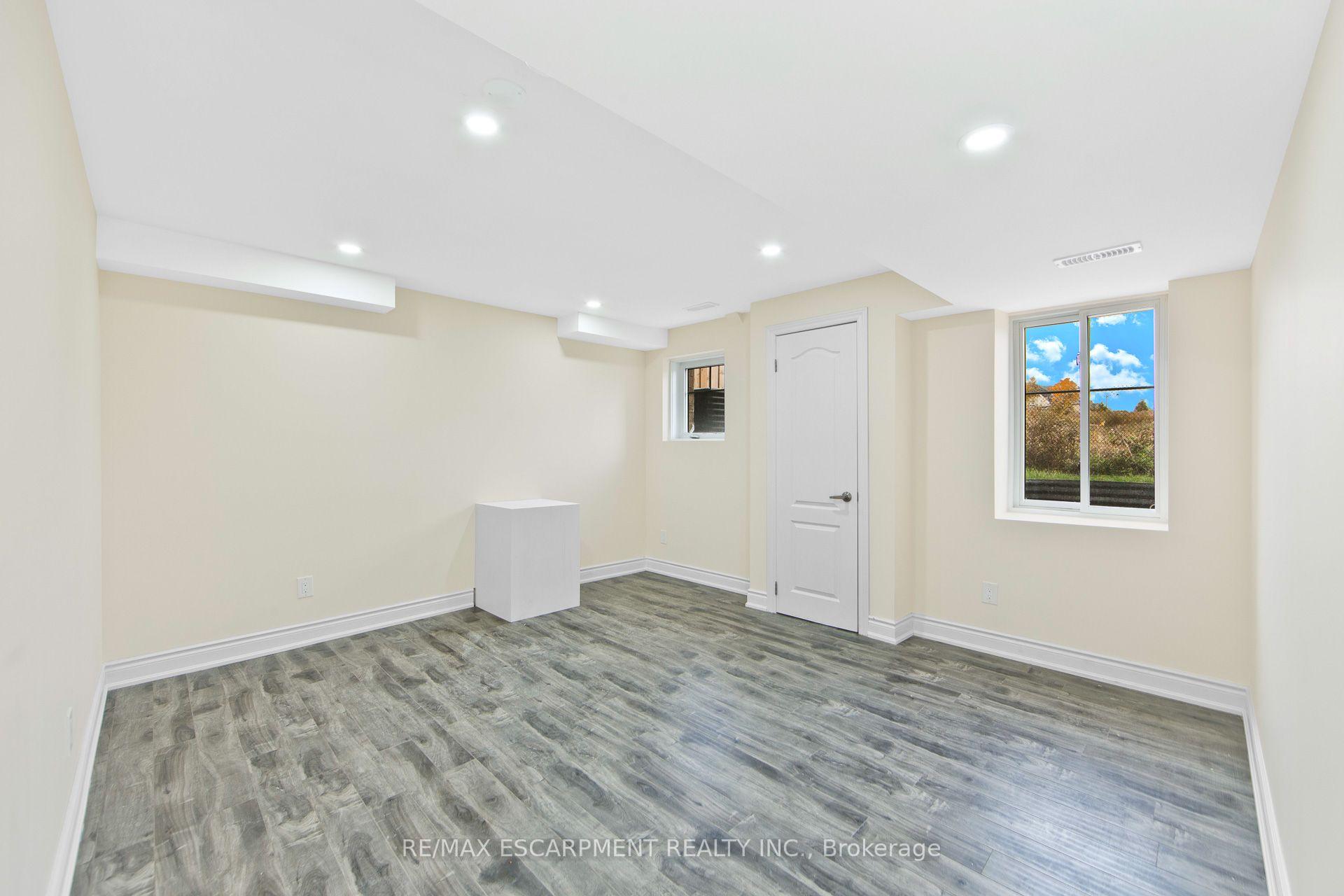 Photo 4 of Unit Bsmnt, 307 Hinton Terrace, Milton, Ford — HOMEH