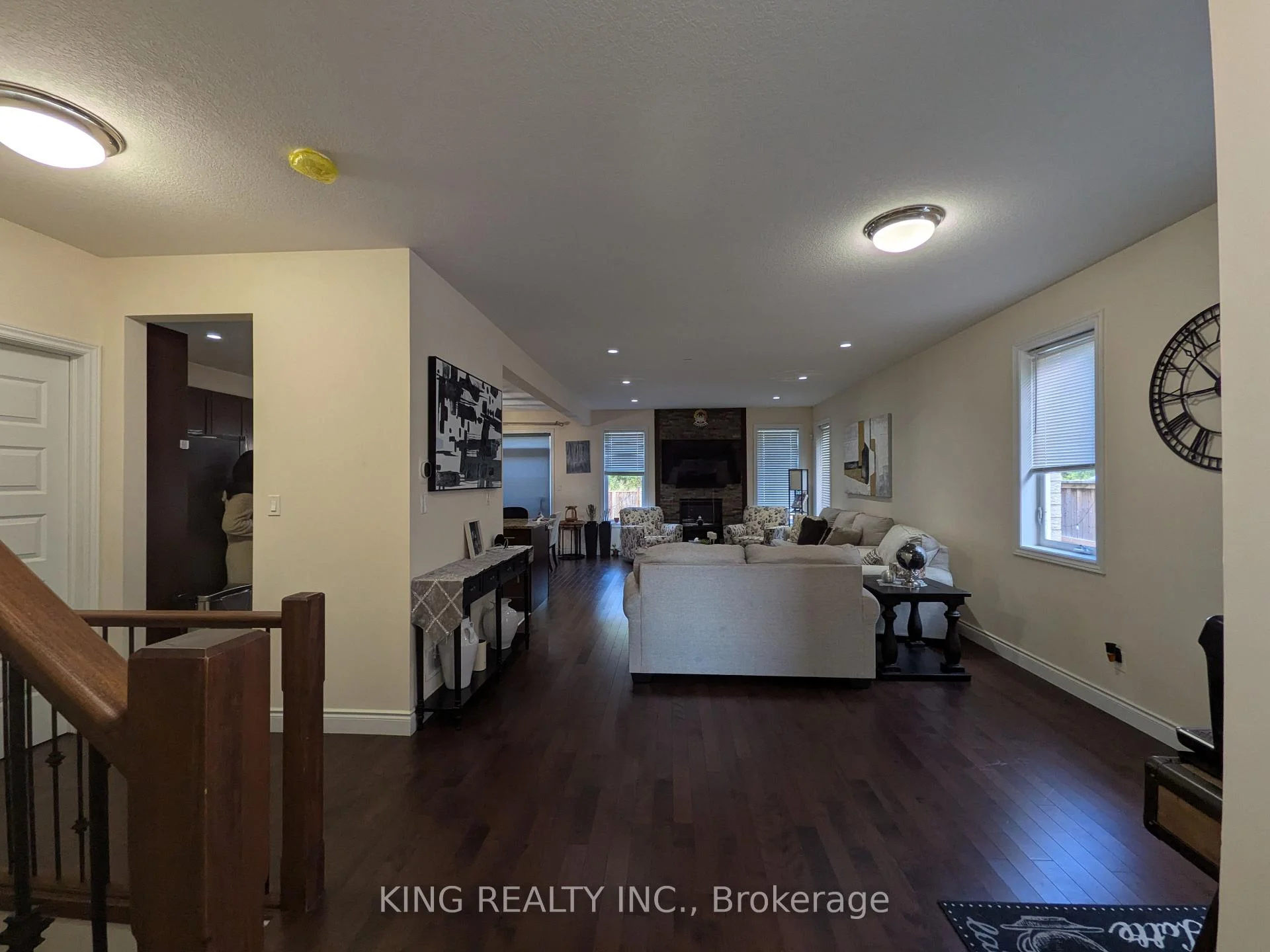 Photo 7 of 1624 Finley Crescent, London, North I — HOMEH