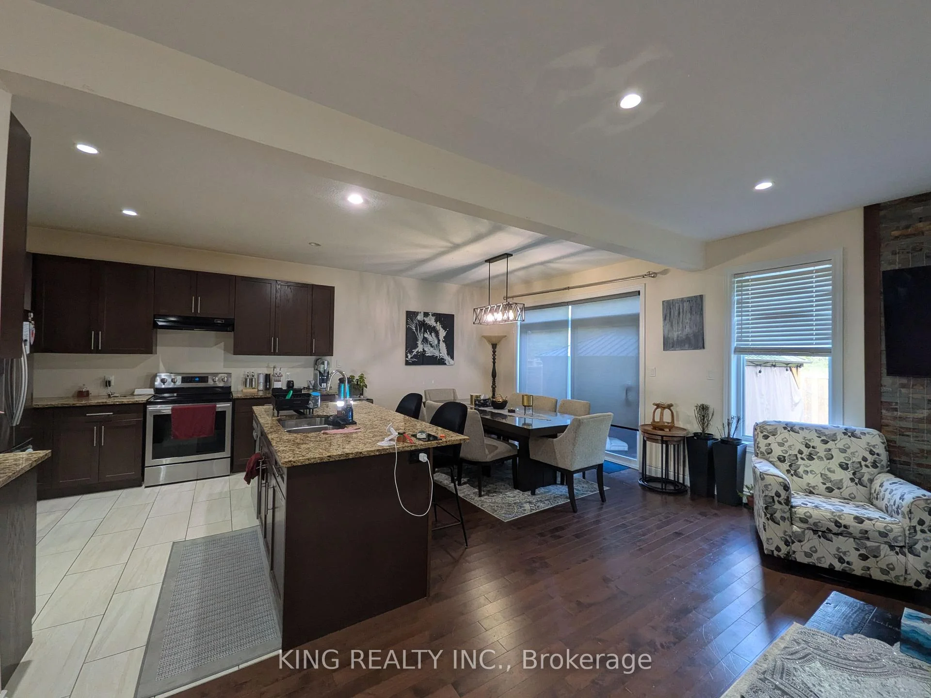 Photo 9 of 1624 Finley Crescent, London, North I — HOMEH
