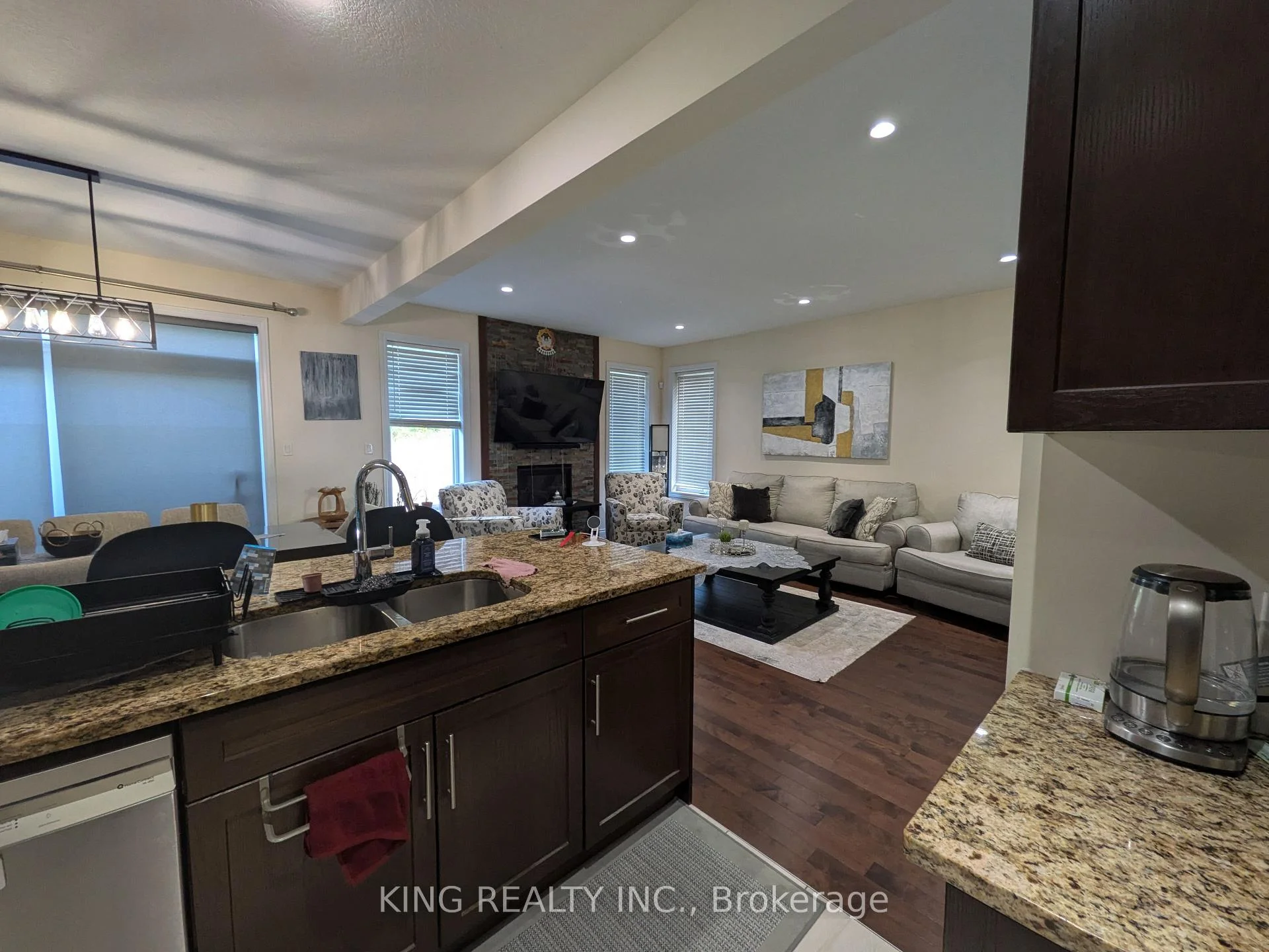 Photo 13 of 1624 Finley Crescent, London, North I — HOMEH