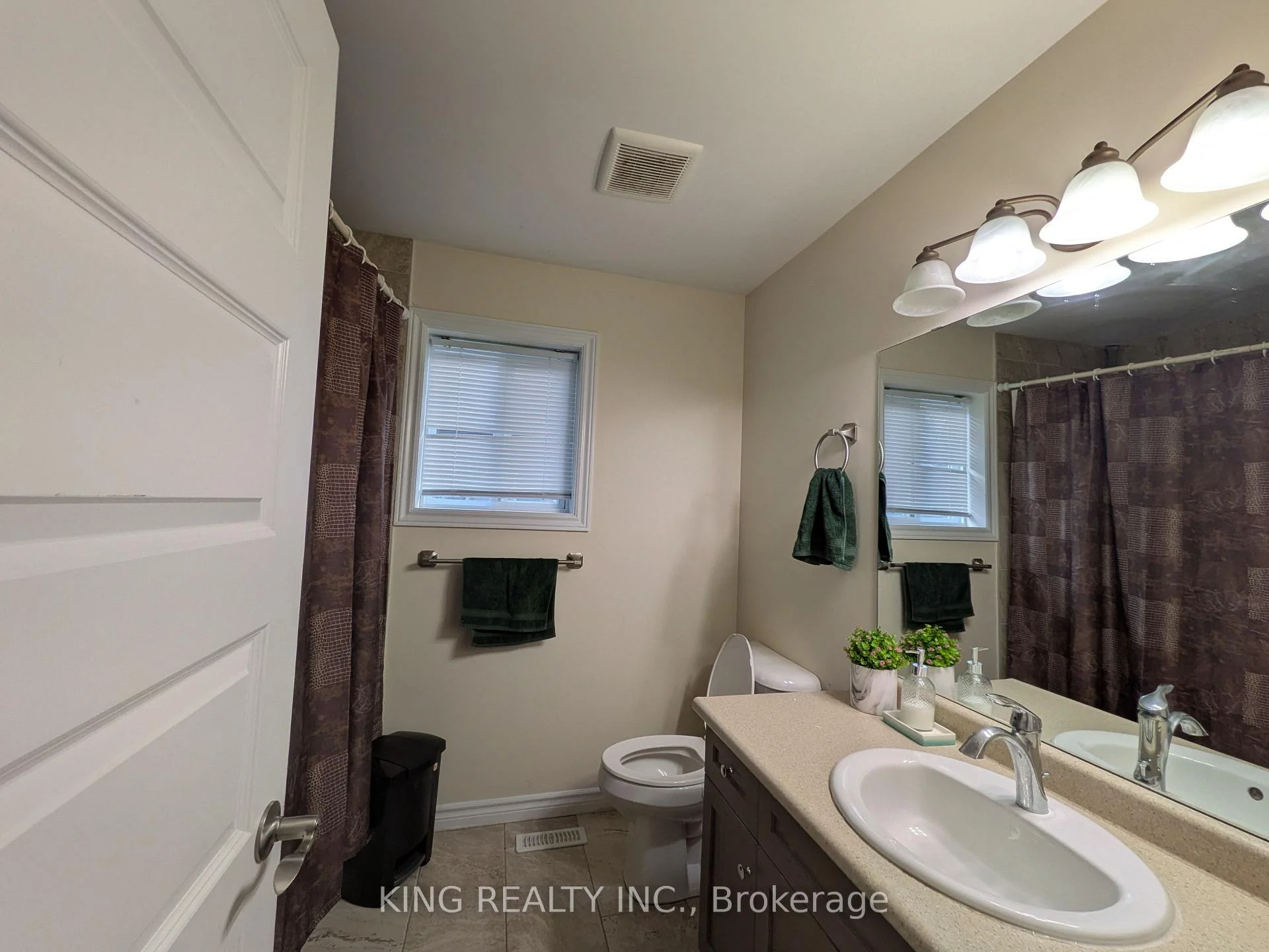 Photo 20 of 1624 Finley Crescent, London, North I — HOMEH