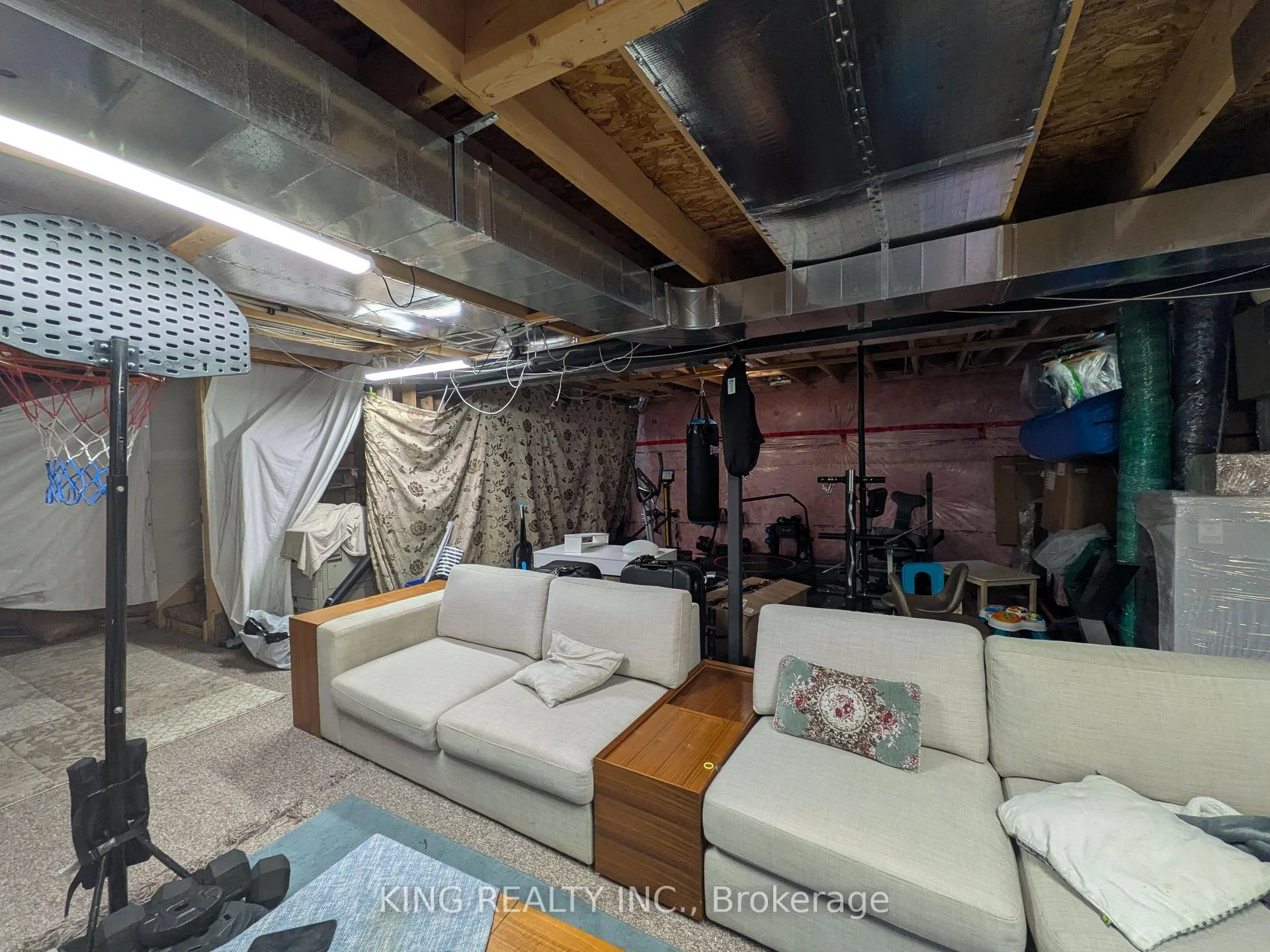 Photo 28 of 1624 Finley Crescent, London, North I — HOMEH