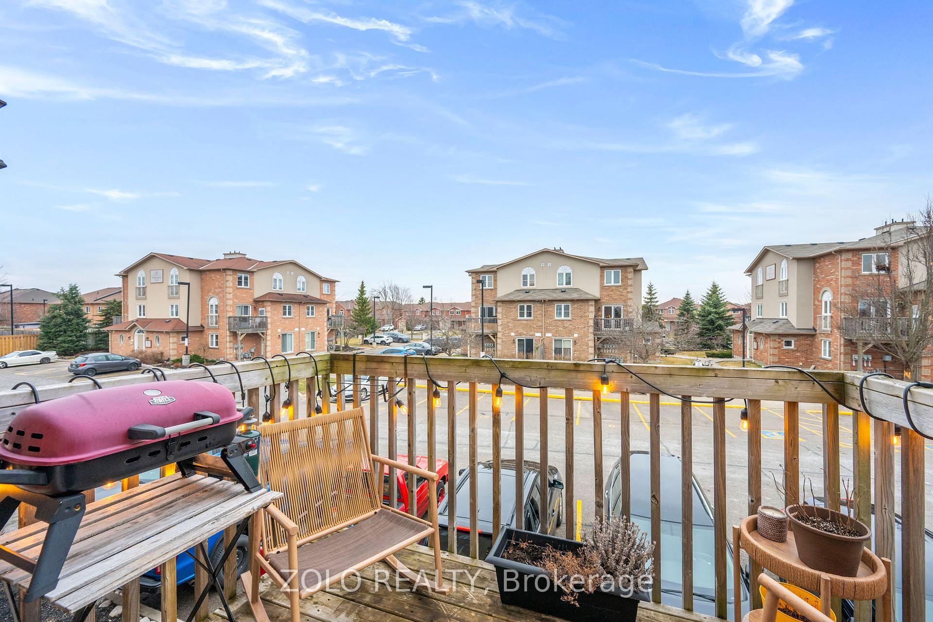 Photo 5 of Unit 2, 13 Cheltenham Road, Barrie, Georgian Drive — HOMEH