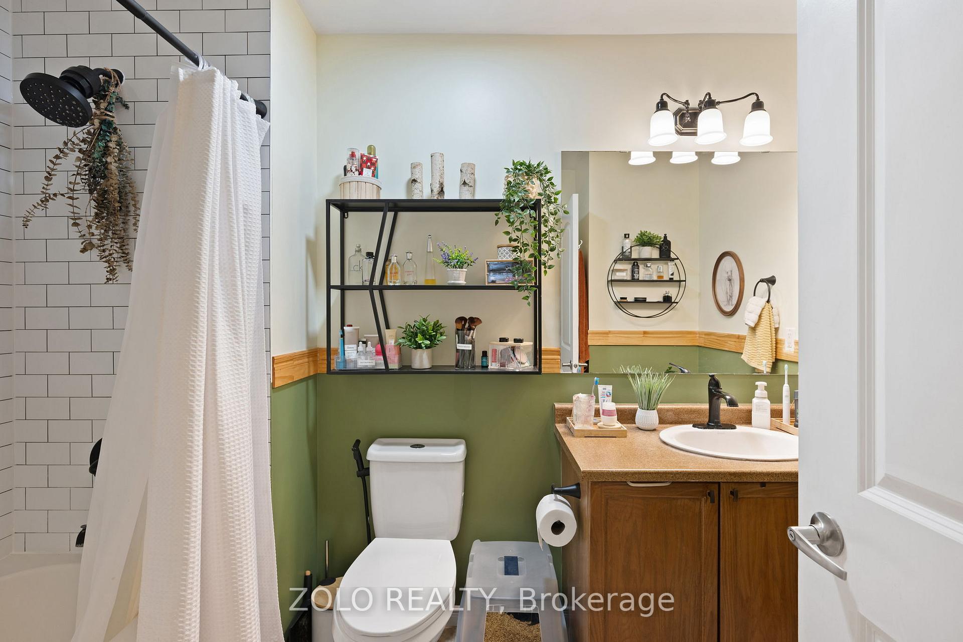 Photo 21 of Unit 2, 13 Cheltenham Road, Barrie, Georgian Drive — HOMEH