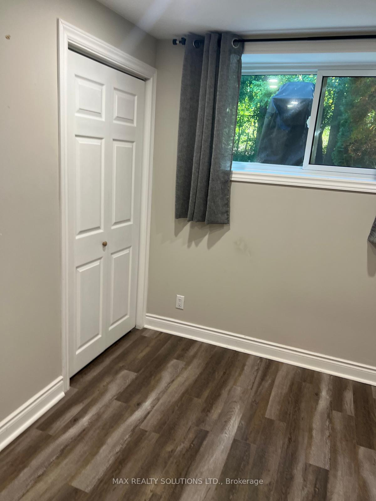 Photo 24 of 31 Lochinvar Crescent, North York, Parkwoods-Donalda — HOMEH