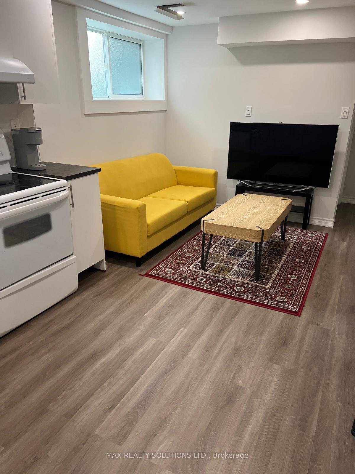 Photo 29 of 31 Lochinvar Crescent, North York, Parkwoods-Donalda — HOMEH