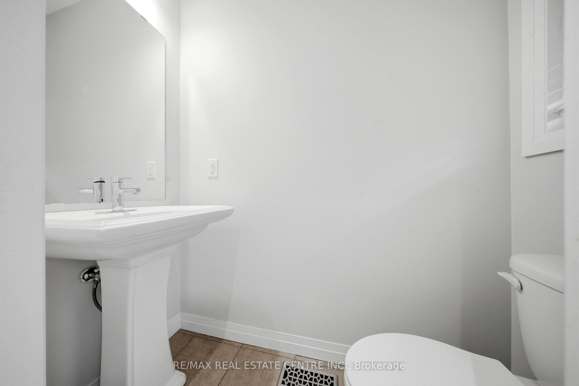 Photo 6 of Unit 37, 30 Times Square Boulevard, Hamilton, Stoney Creek — HOMEH