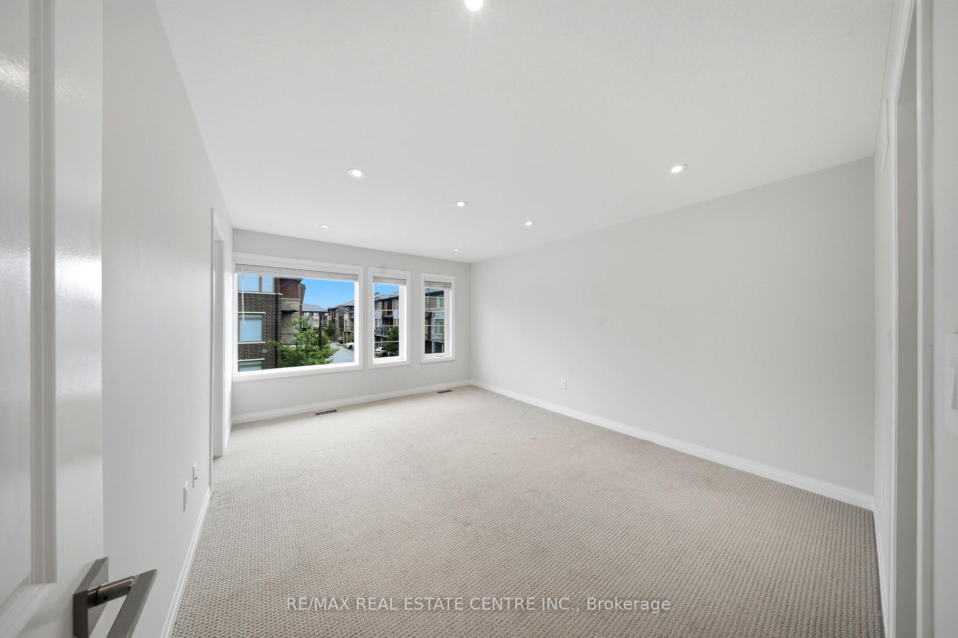 Photo 17 of Unit 37, 30 Times Square Boulevard, Hamilton, Stoney Creek — HOMEH
