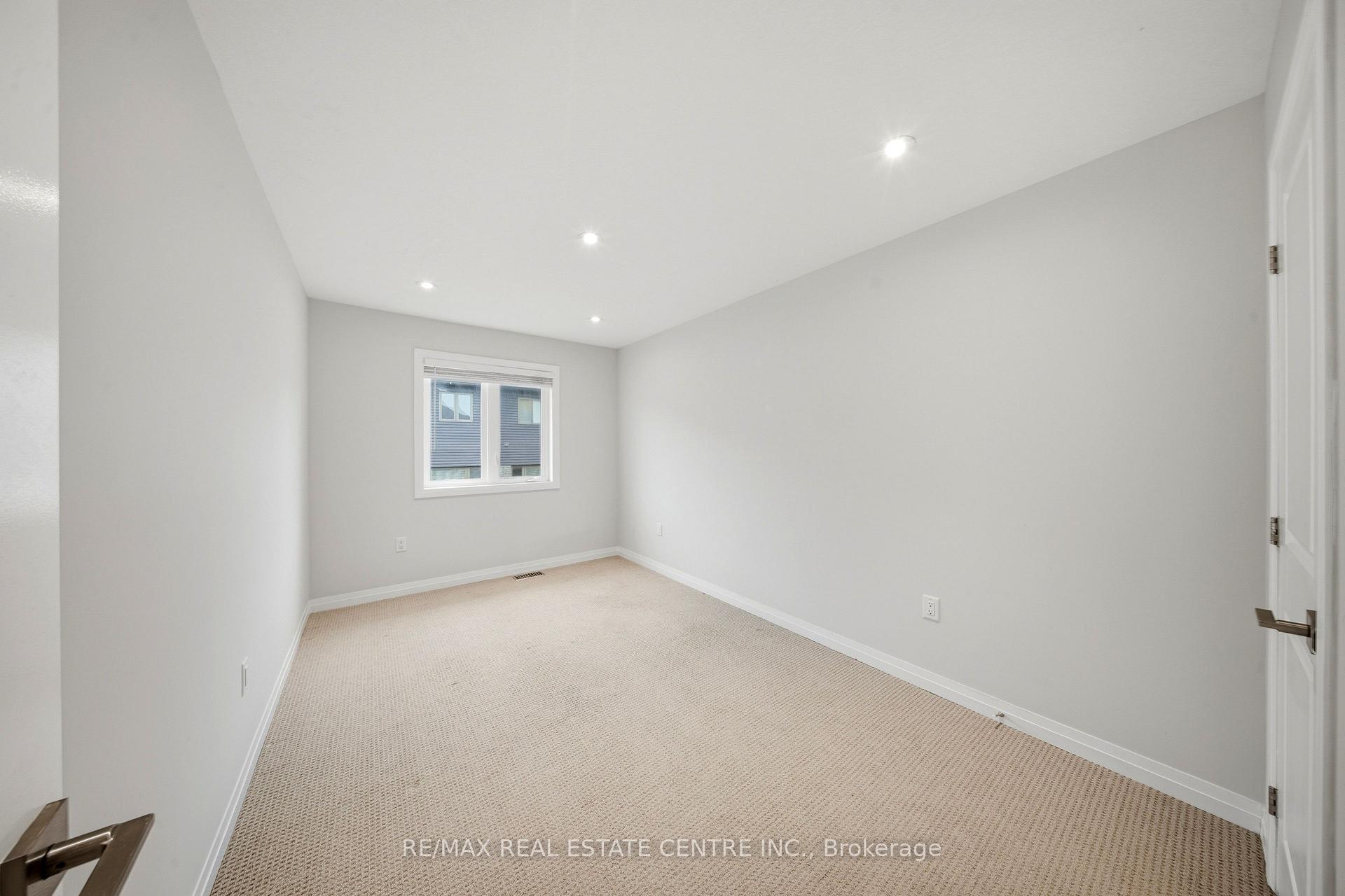 Photo 21 of Unit 37, 30 Times Square Boulevard, Hamilton, Stoney Creek — HOMEH