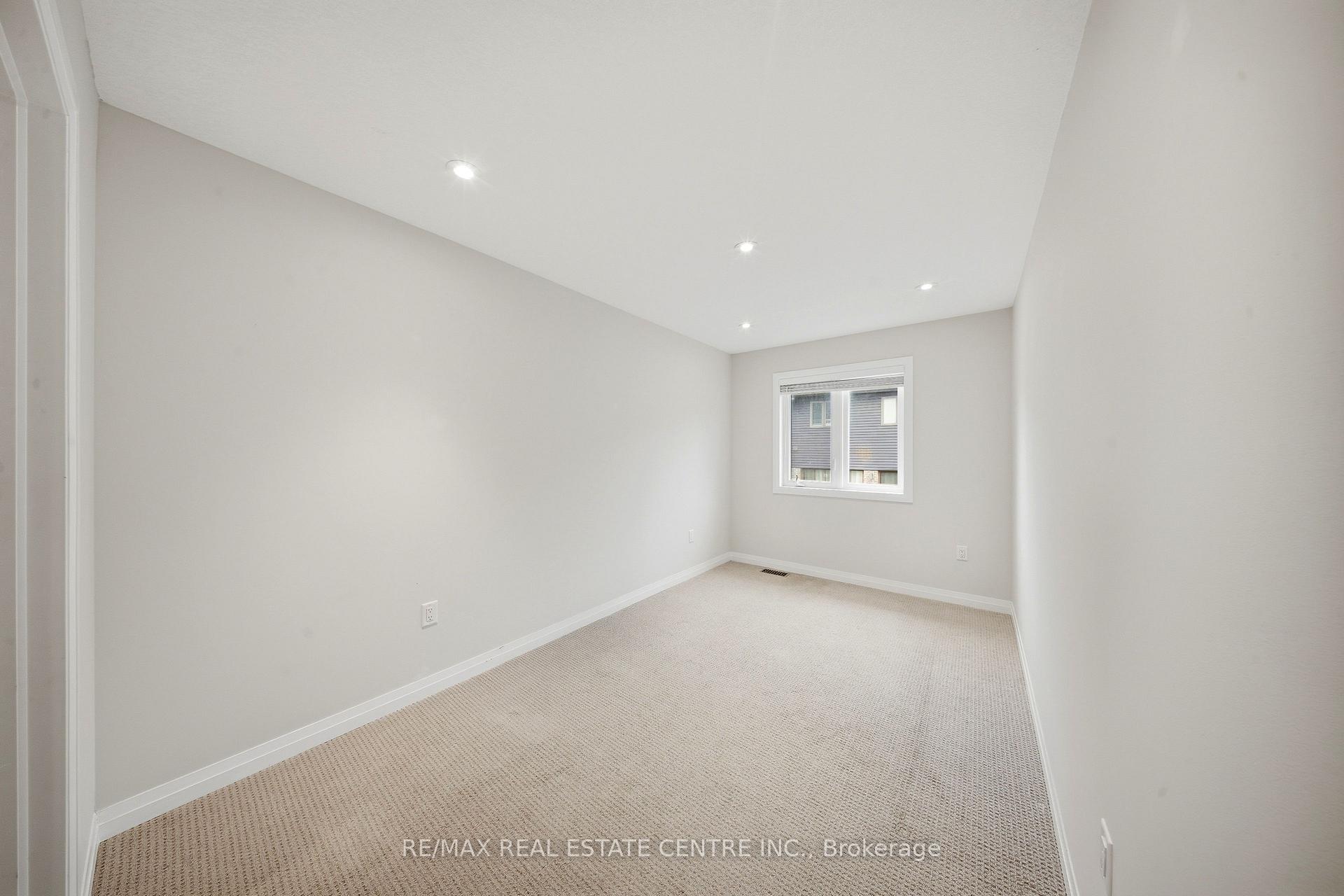 Photo 23 of Unit 37, 30 Times Square Boulevard, Hamilton, Stoney Creek — HOMEH