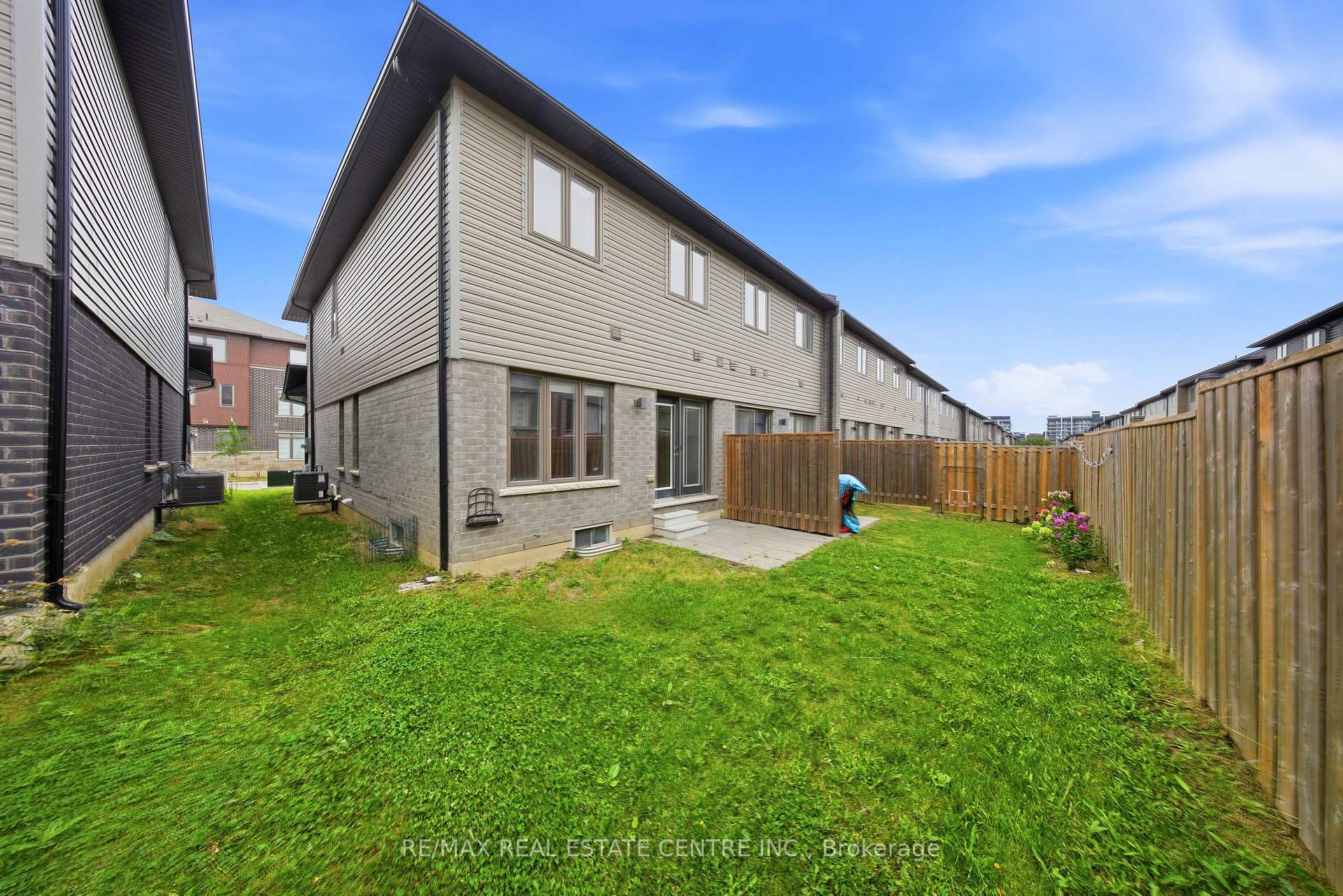 Photo 29 of Unit 37, 30 Times Square Boulevard, Hamilton, Stoney Creek — HOMEH