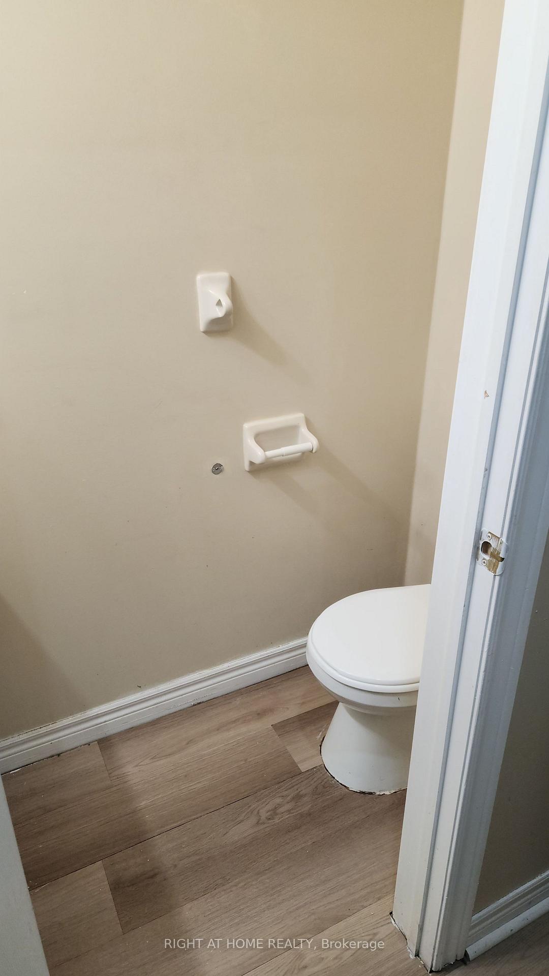 Photo 11 of 43 Devonsleigh Drive, Brampton, Fletcher's Meadow — HOMEH
