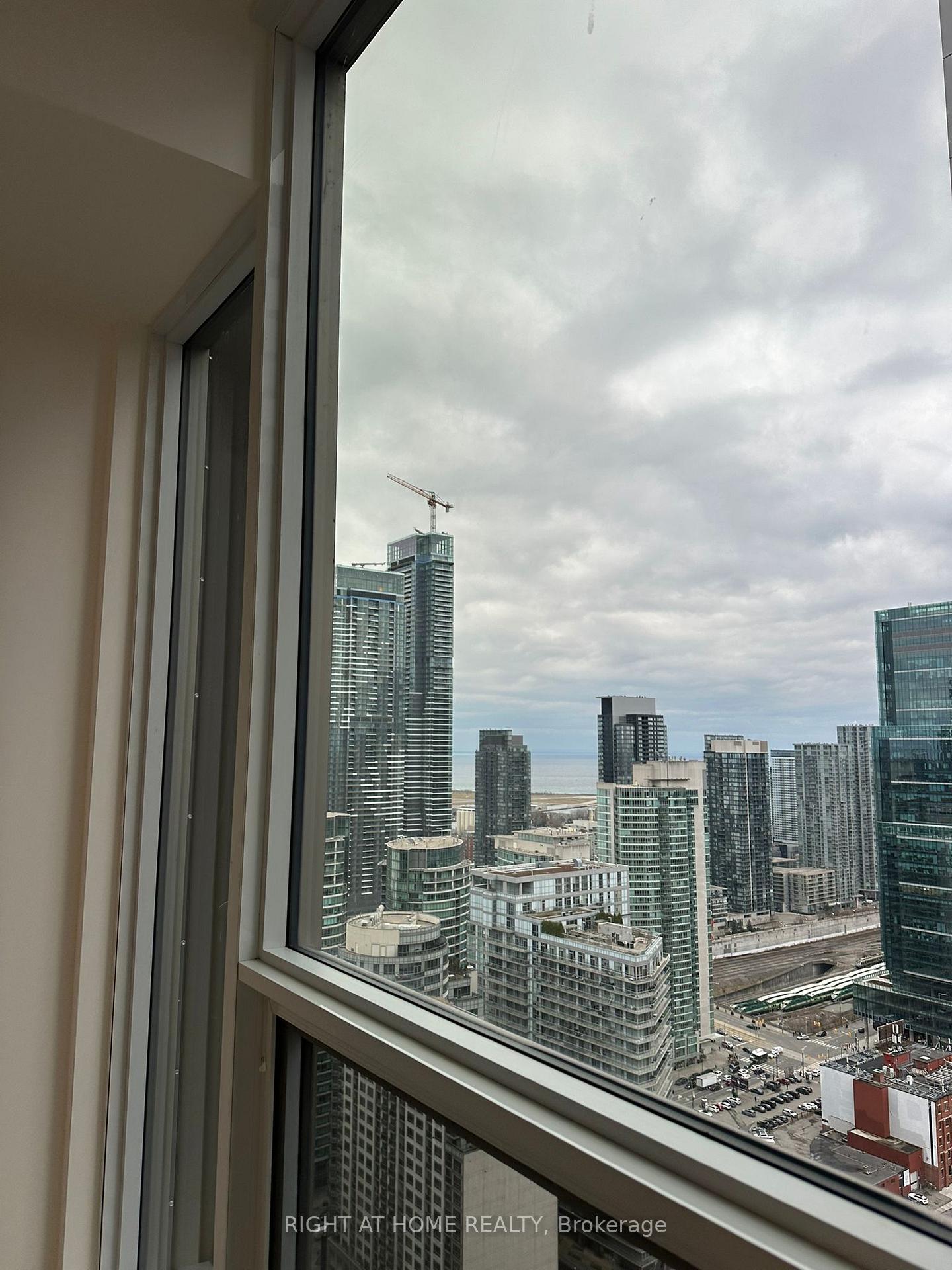 Photo 5 of Unit 3411, 35 Mercer Street, Toronto, Waterfront Communities — HOMEH