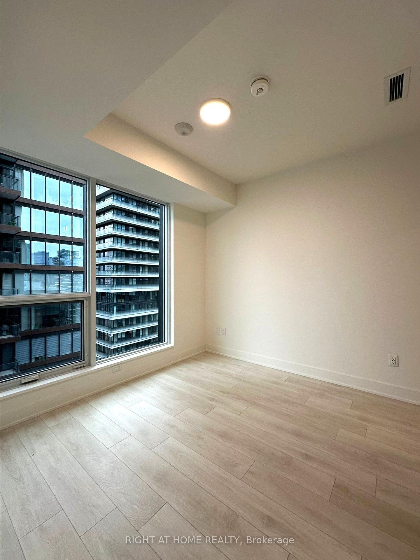 Photo 11 of Unit 3411, 35 Mercer Street, Toronto, Waterfront Communities — HOMEH