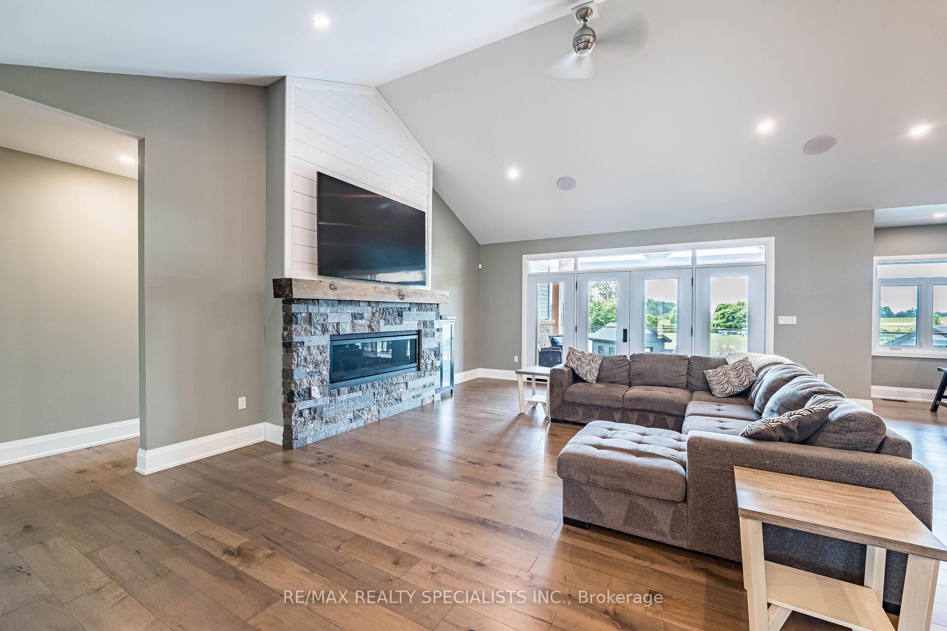 Photo 12 of 6 Rutledge Heights, Melancthon, Rural Melancthon — HOMEH